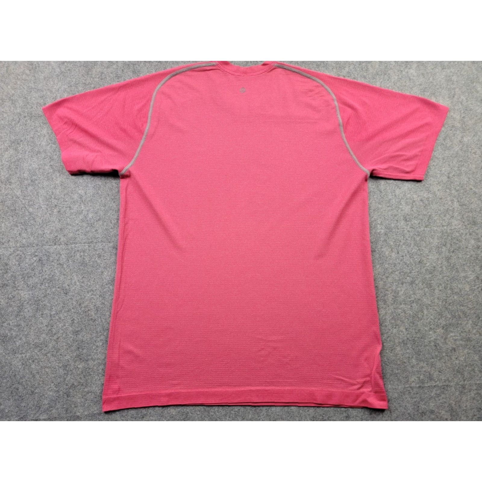 Lululemon Lululemon Shirt Mens Large Pink Short Sleeve Tee Activewear Outdoor Stretch Size US L / EU 52-54 / 3 - 6 Thumbnail
