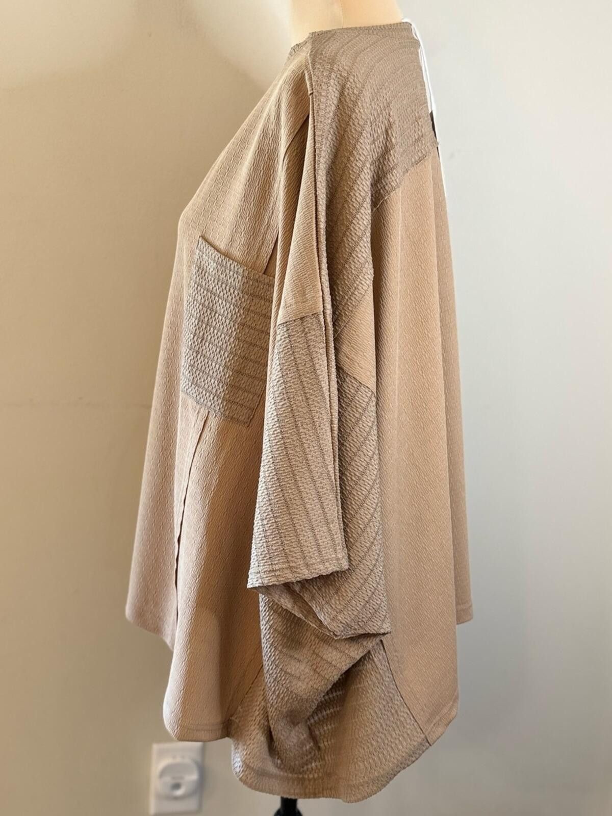 Henson Heyson boho mixed knit oversized tan V neck top SZ M Size M / US 6-8 / IT 42-44 - 3 Thumbnail