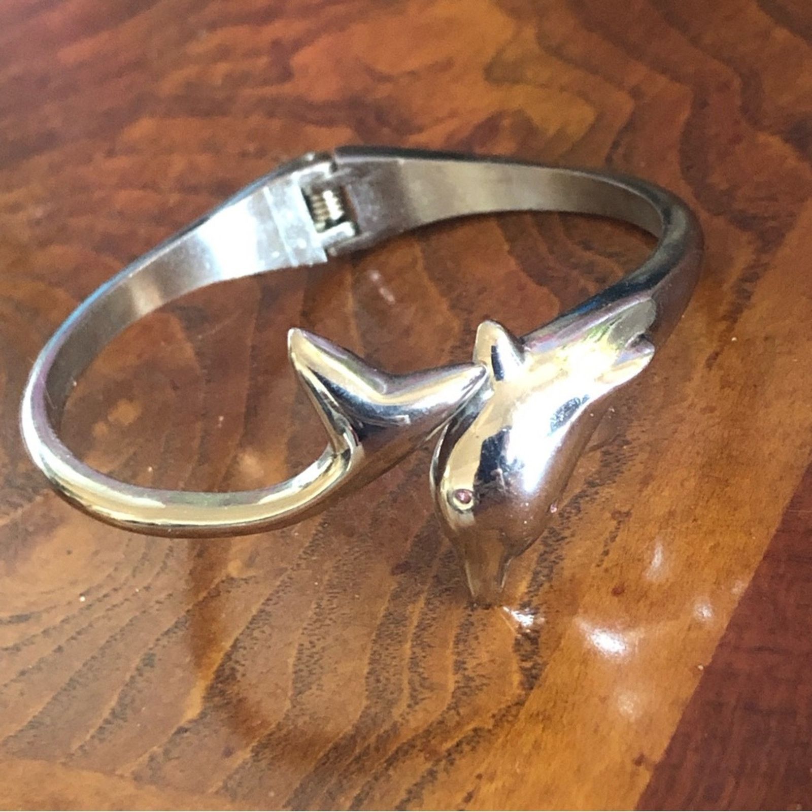 Jewelry Shiny silver plated dolphin clamp bracelet Size ONE SIZE - 1 Thumbnail