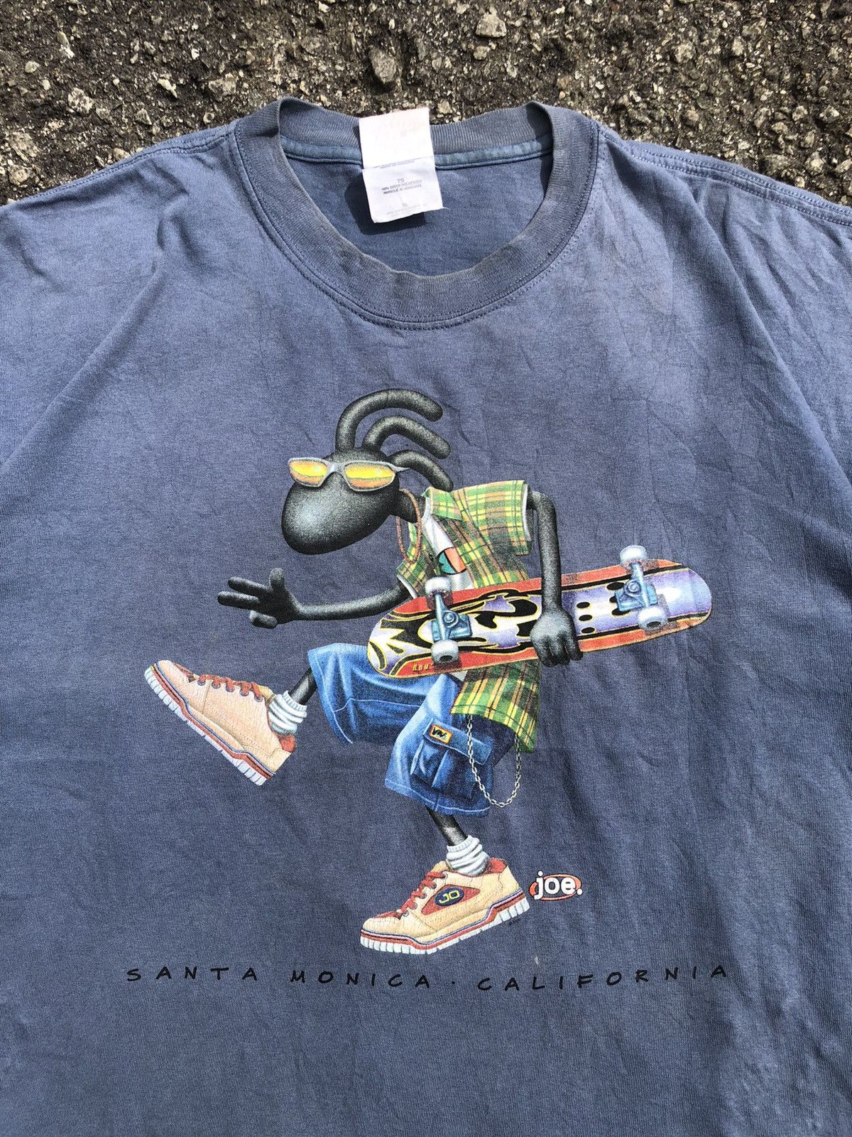 Vintage Vintage Sunfaded Joe Skateboard Santa Monica California Tee Size US XL / EU 56 / 4 - 5 Thumbnail
