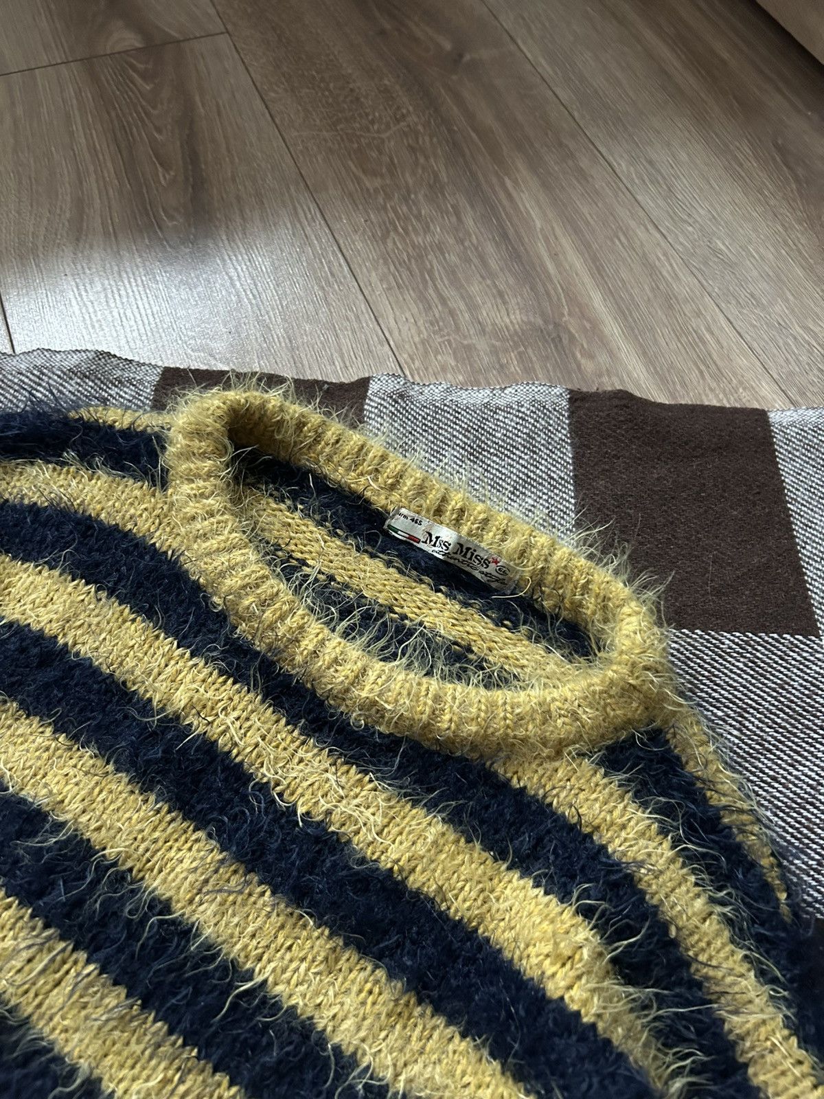 Vintage Vintage Mohair Style striped sweatshirt mens y2k Size US S / EU 44-46 / 1 - 2 Thumbnail