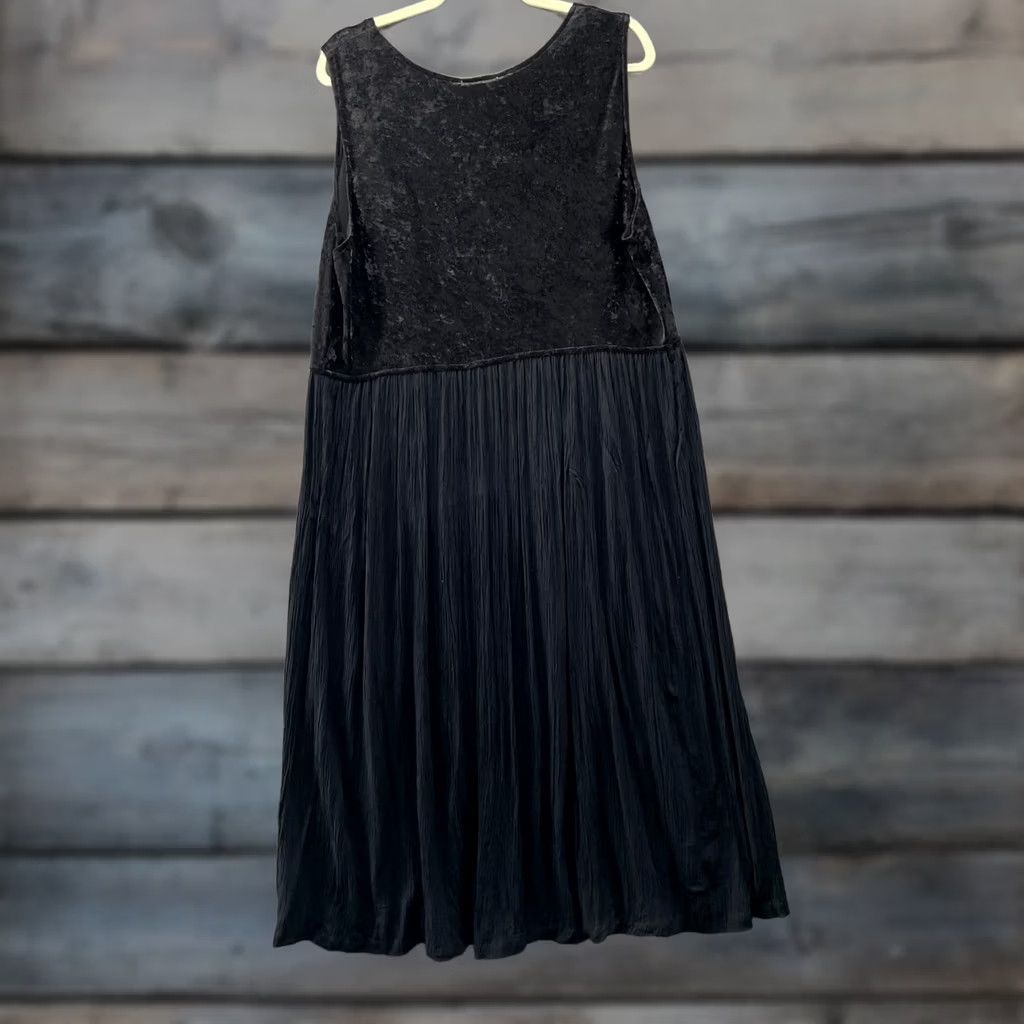 Avenue The Avenue Black Velvet Sleeveless Maxi Dress 18 A-Line Tank Dress Womens Size XXL / US 16-18 / IT 52-54 - 1 Thumbnail