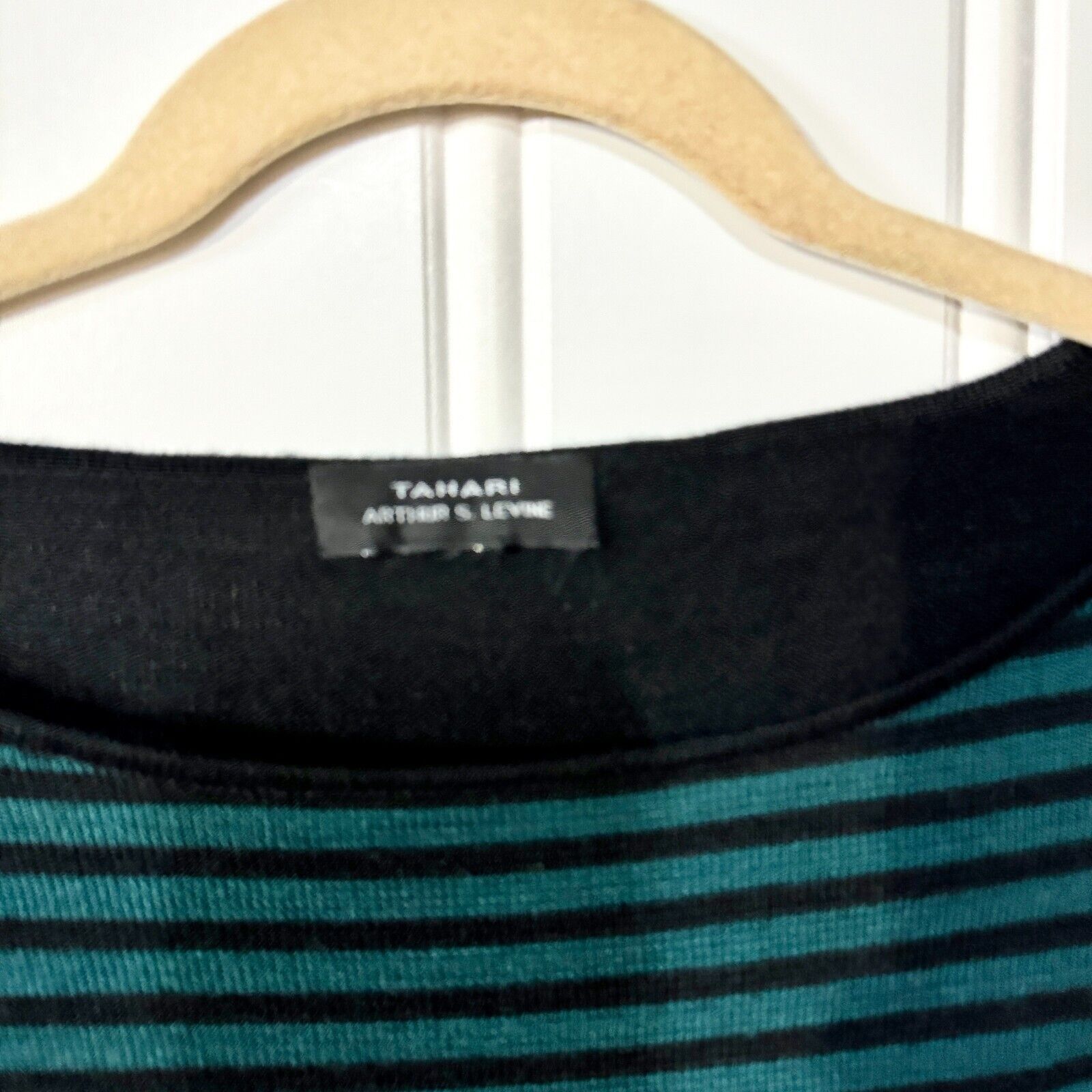 Elie Tahari Tahari Sweater LG Asymmetrical Long Sleeve Wide Neck Wool Size L / US 10 / IT 46 - 2 Thumbnail
