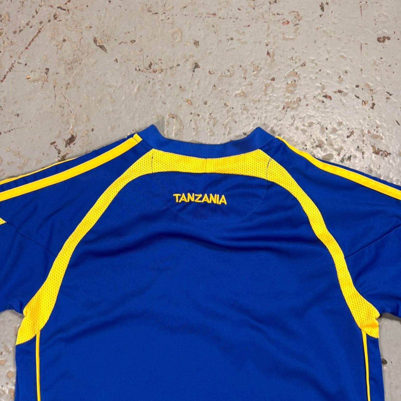 Adidas Adidas tanzania soccer jersey length Size L / US 10 / IT 46 - 4 Thumbnail