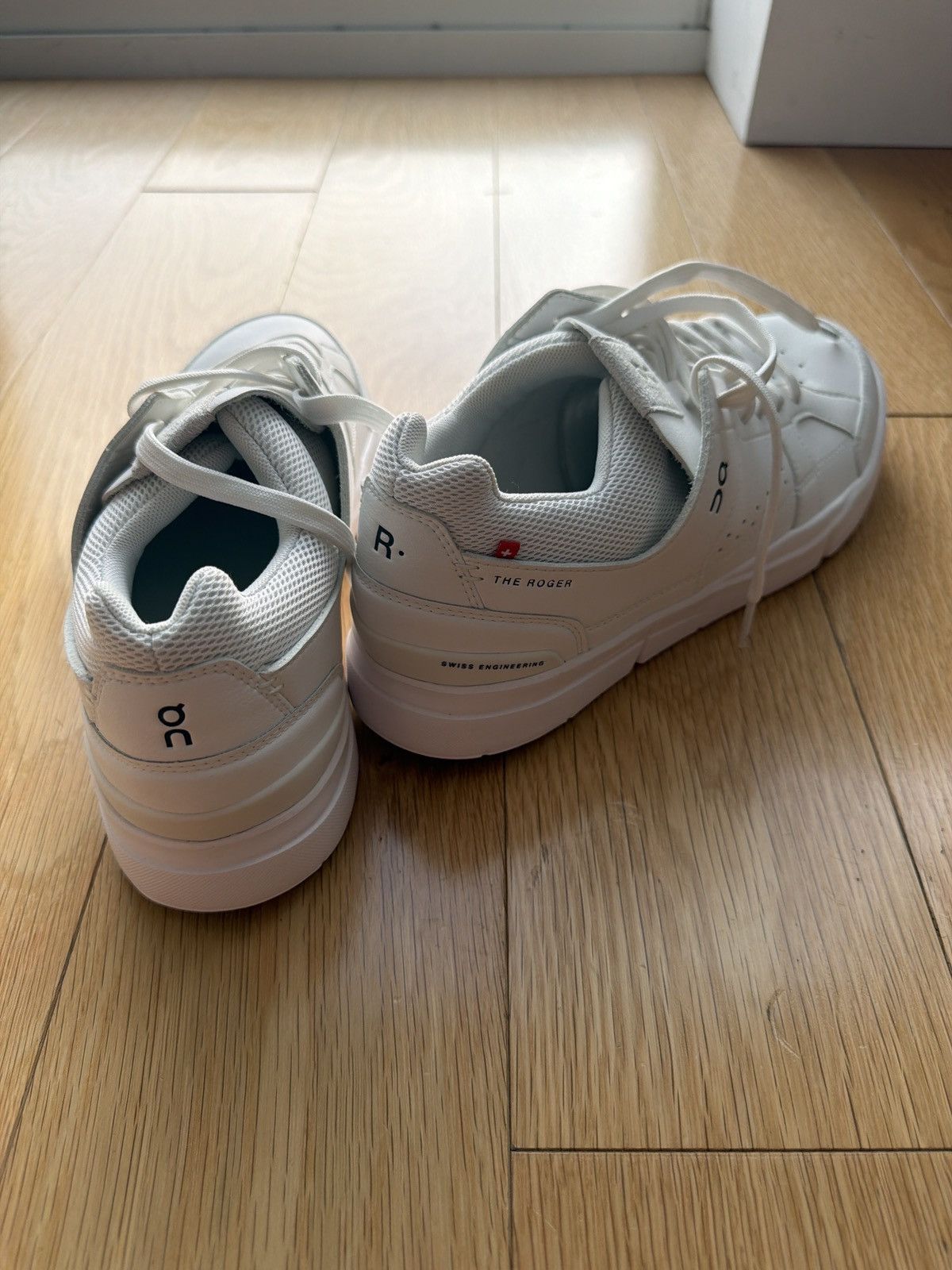 On ON The Roger Size US 9.5 / EU 42-43 - 2 Thumbnail