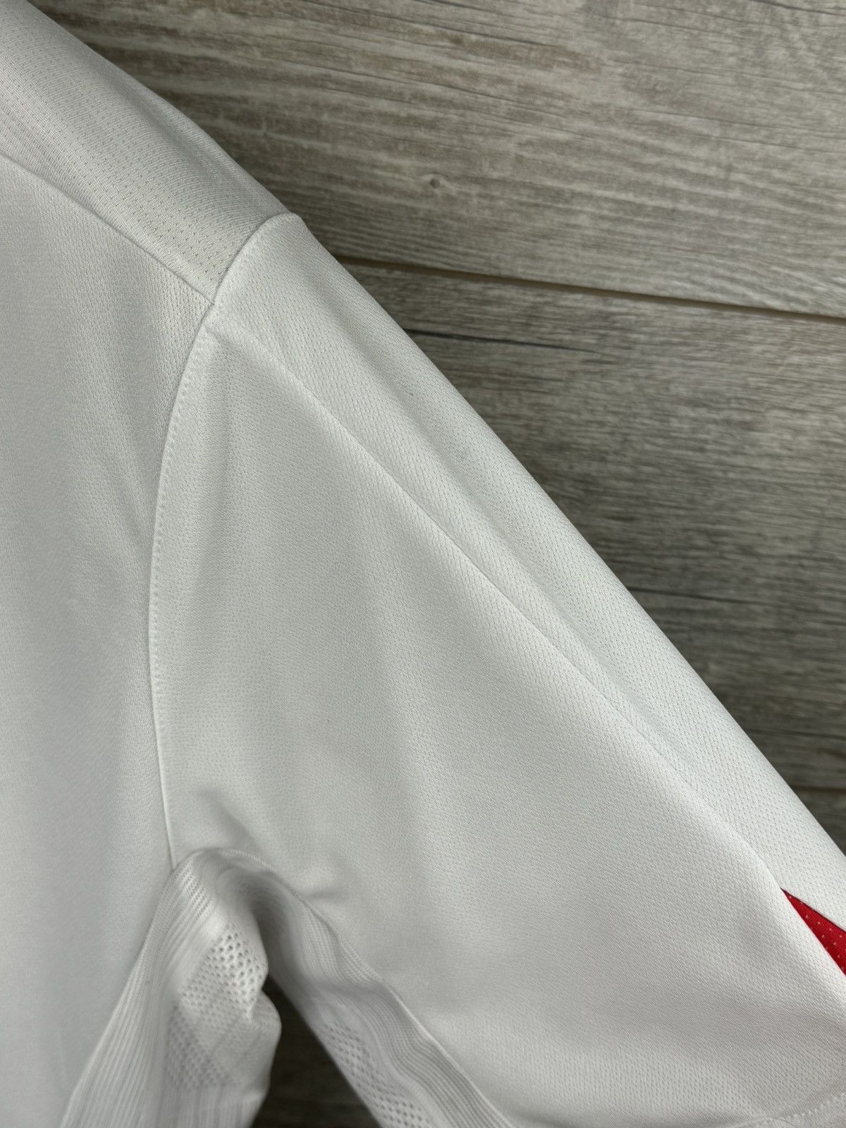 Umbro ENGLAND 2005 2007 HOME SHIRT FOOTBALL SOCCER JERSEY SIZE L Size US L / EU 52-54 / 3 - 10 Thumbnail