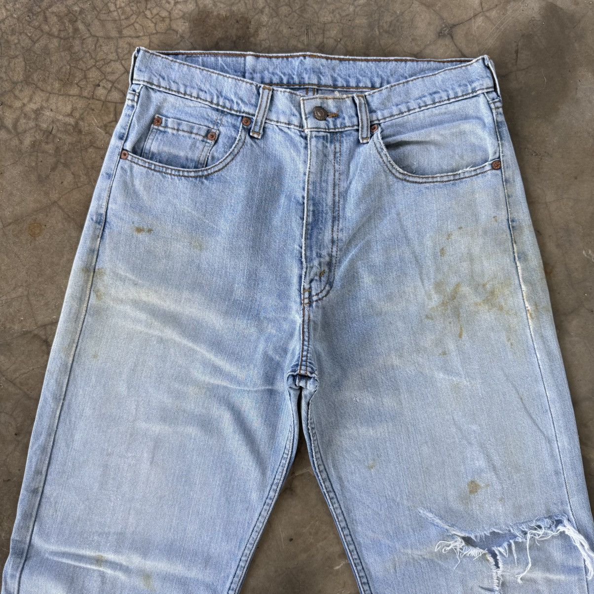 Levi's Vintage Clothing W33 Vintage Levi's 512 RippedFaded Light Wash Denim Jeans. Size US 33 - 3 Thumbnail