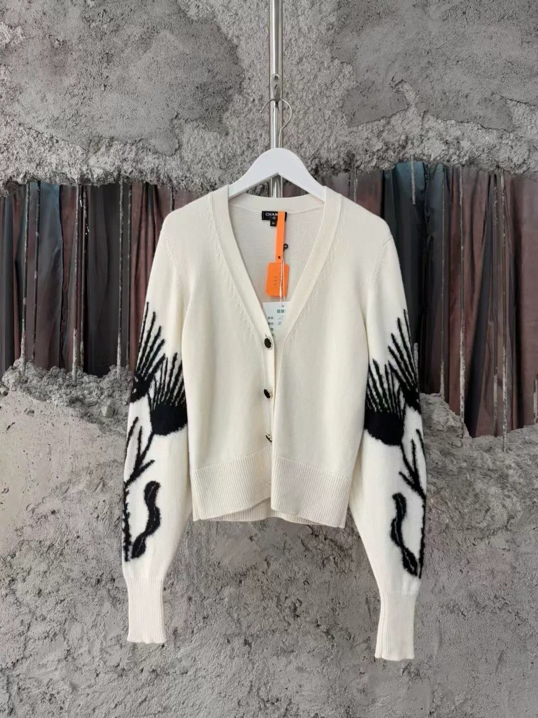 Chanel Chanel Arm Wing Floral Intarsia Cardigan Size US M / EU 48-50 / 2 - 1 Thumbnail