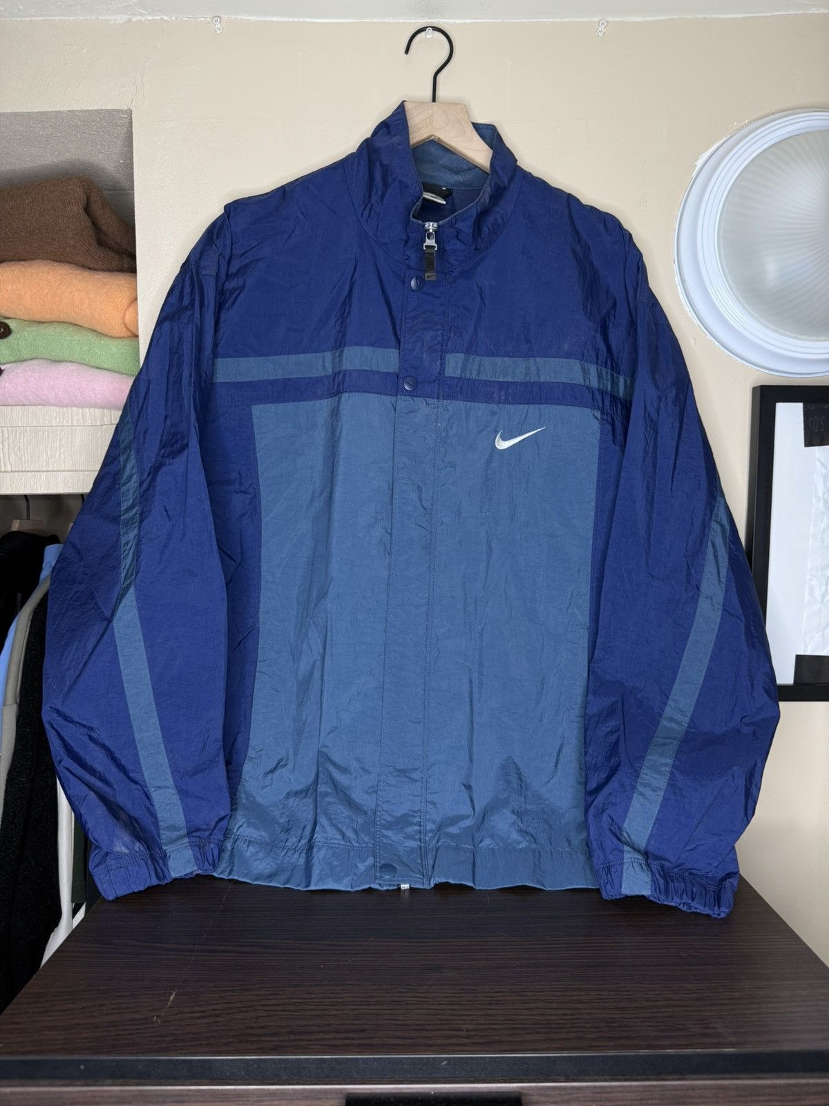 Nike Vintage Nike Jacket XL Blue Swoosh Full Zip 90s Windbreaker Size US XL / EU 56 / 4 - 1 Thumbnail