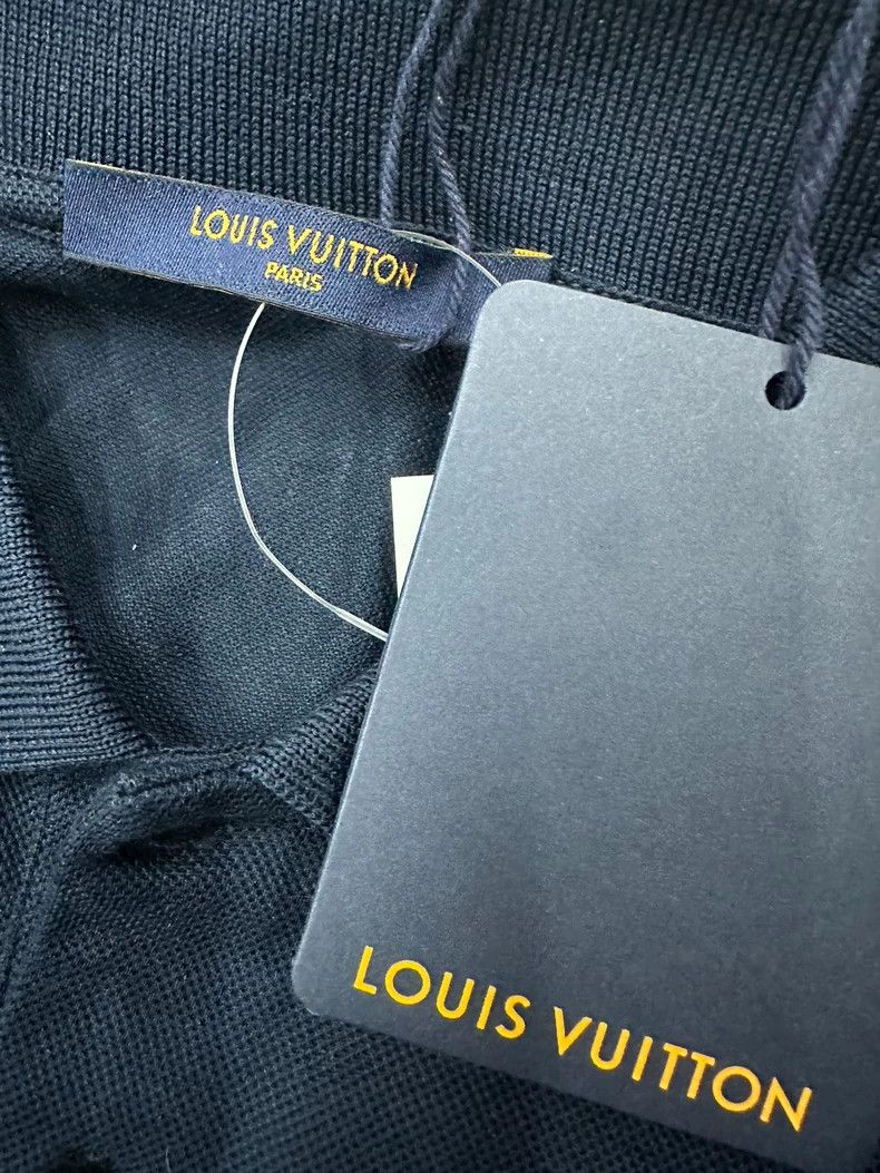 Louis Vuitton Louis Vuitton Solid Logo embroidered casual short-sleeved P Size US M / EU 48-50 / 2 - 4 Thumbnail