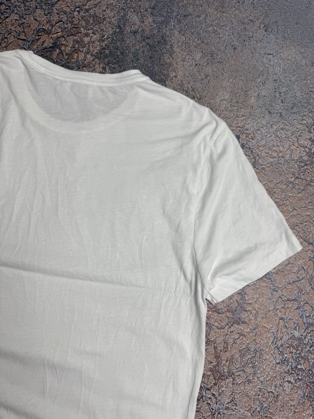 Burberry Burberry T-Shirt Streetwear Luxury Logo Rare Vintage Size US L / EU 52-54 / 3 - 13 Thumbnail