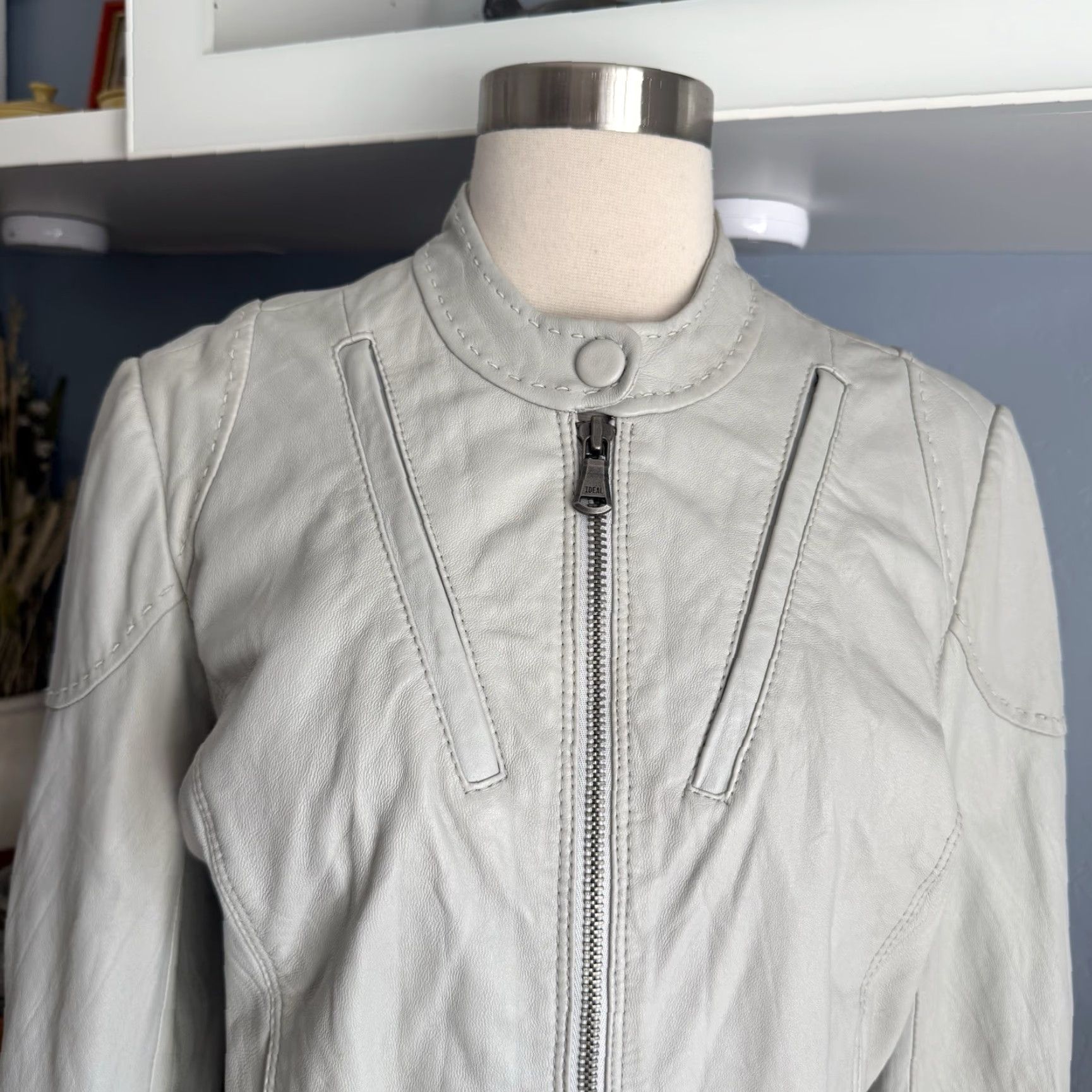 Vintage June Soft Lamb Leather Jacket Zipper Front Moto Pale Sage Blue M Anthro Women Cropped Jacket with Zip Lined Silk Pockets Size M / US 6-8 / IT 42-44 - 2 Thumbnail
