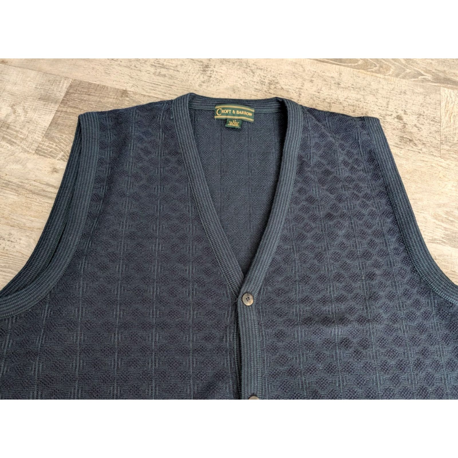 Croft & Barrow VINTAGE Croft & Barrow Wool Cardigan Sweater Vest Size Large Tall Italy Made Size L / US 10 / IT 46 - 2 Thumbnail