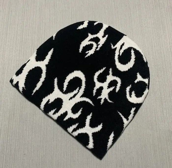 Japanese Brand Beanie Thorns Pattern Size ONE SIZE - 1 Thumbnail