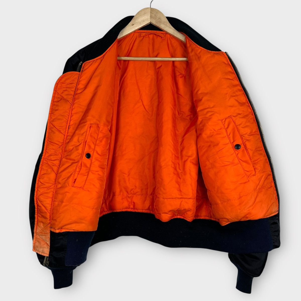 Alpha Industries Alpha Ma1 pain splash Reversible bomber Jacket Size US L / EU 52-54 / 3 - 8 Thumbnail
