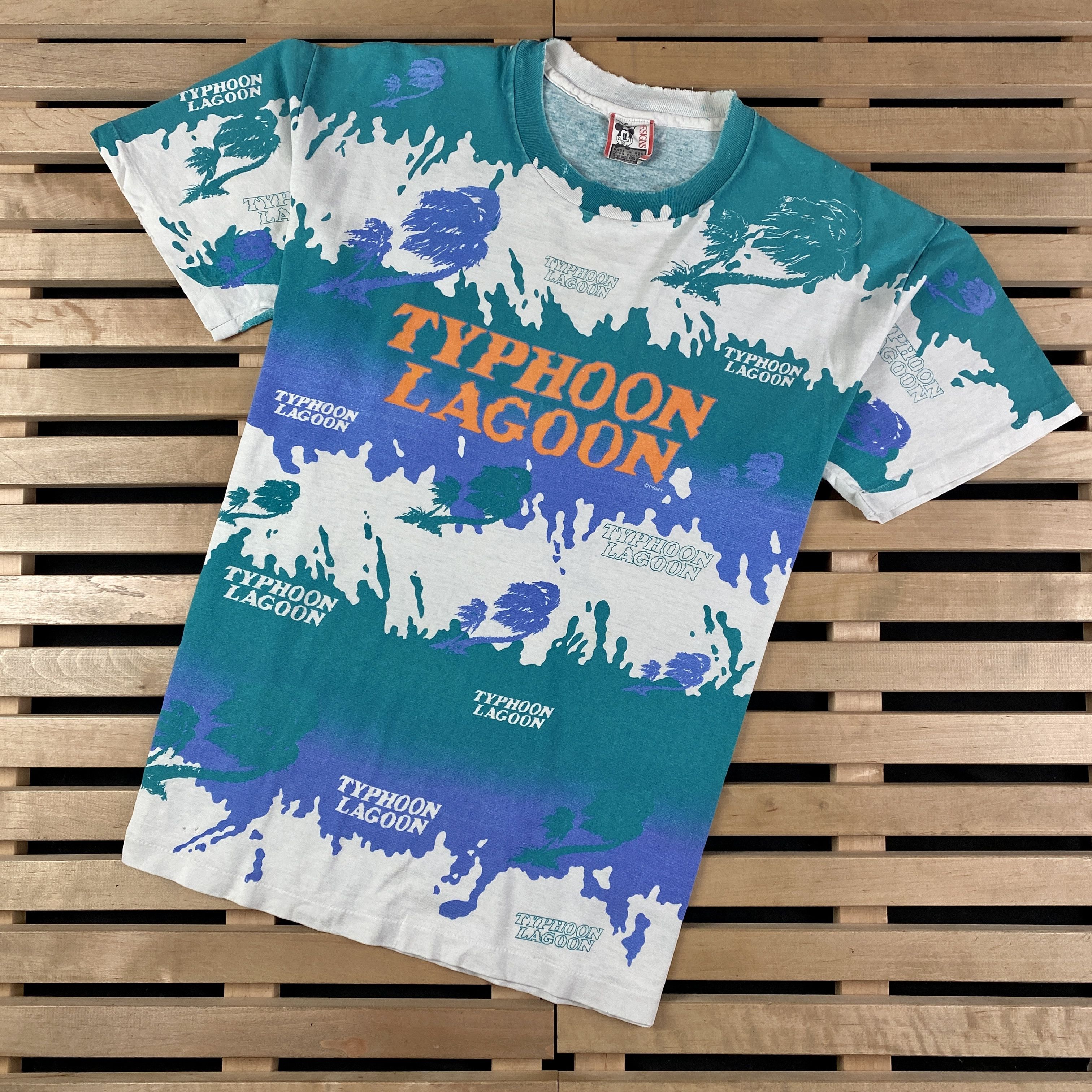 Disney × Vintage Mens Vintage T-Shirt Disney Typhoon Lagoon One Size Size US M / EU 48-50 / 2 - 1 Thumbnail