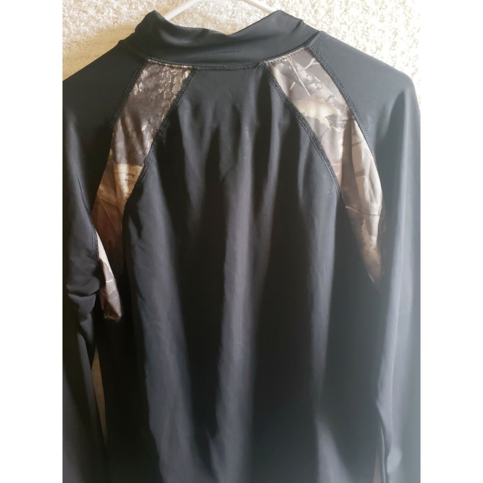 Realtree Outfitters Edge T-Shirt Men L Black Camo Crew Neck Long Sleeve Realtree Hardwoods Trim Size US L / EU 52-54 / 3 - 7 Thumbnail
