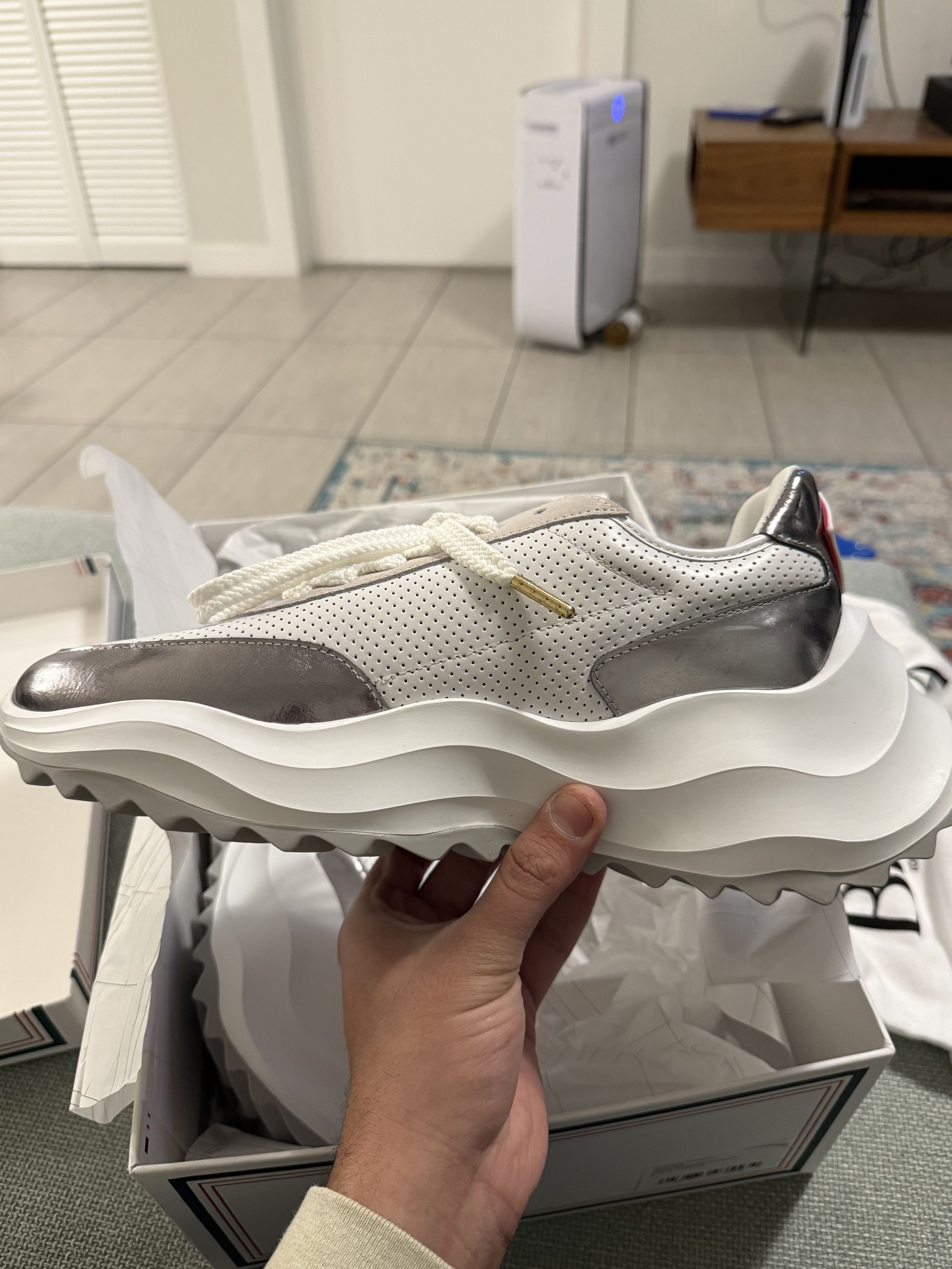 Casablanca *MSG TO OFFER* Casablanca Atlantis White & Chrome Sneaker Size US 8 / EU 41 - 6 Thumbnail