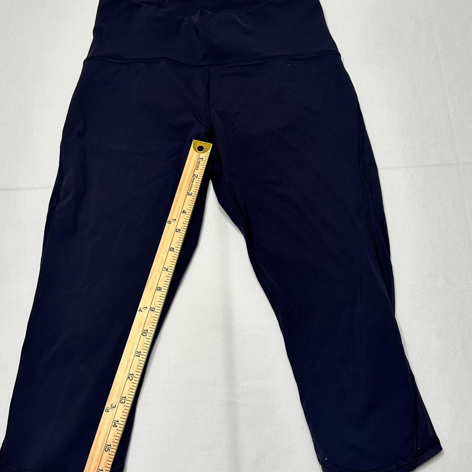Lululemon Lululemon Size 4 Navy Blue Capri Leggings Size 27" / US 4 / IT 40 - 3 Thumbnail