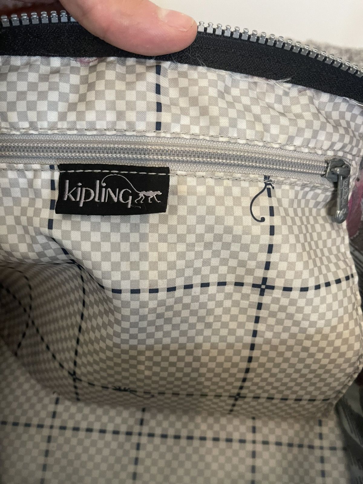 Japanese Brand KIPLING VINTAGE AVANT GARDE Y2K FLOWERS MONKEY BIG BAG Size ONE SIZE - 16 Thumbnail