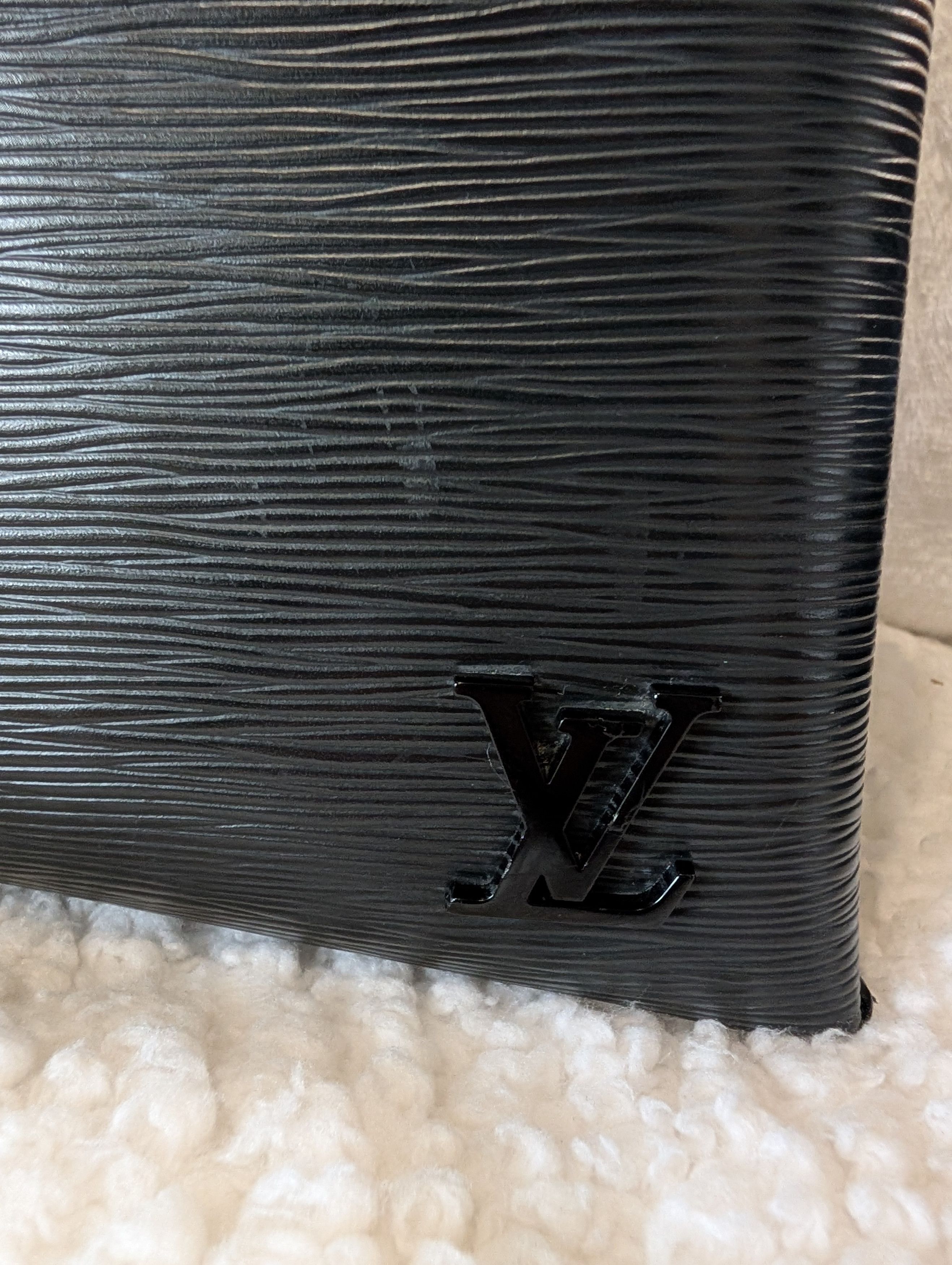 Louis Vuitton Louis Vuitton Kleber PM Epi Black Size ONE SIZE - 12 Thumbnail