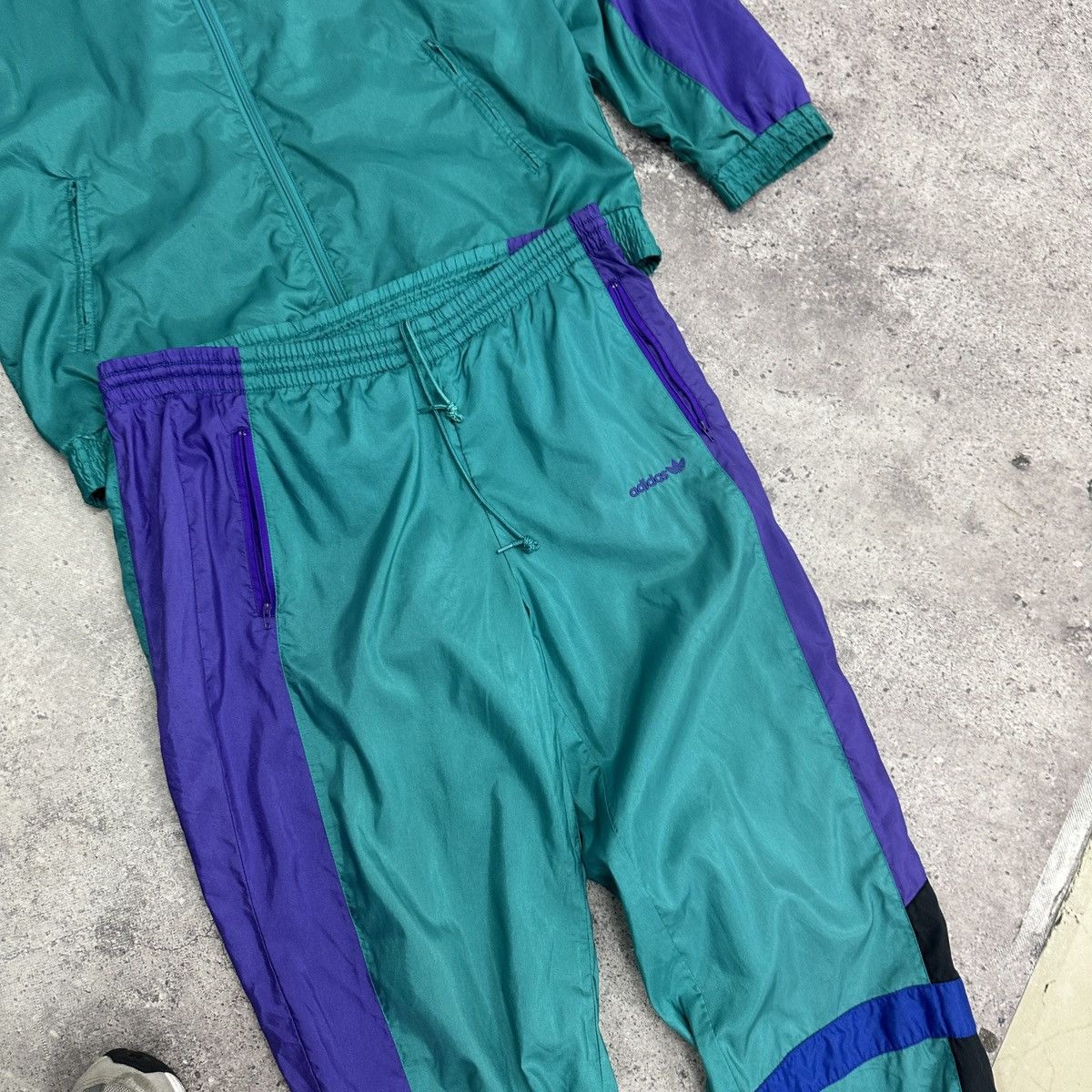 Vintage Vintage 90s Adidas Light jacket sweetpants tracksuit y2k og Size US XL / EU 56 / 4 - 5 Thumbnail