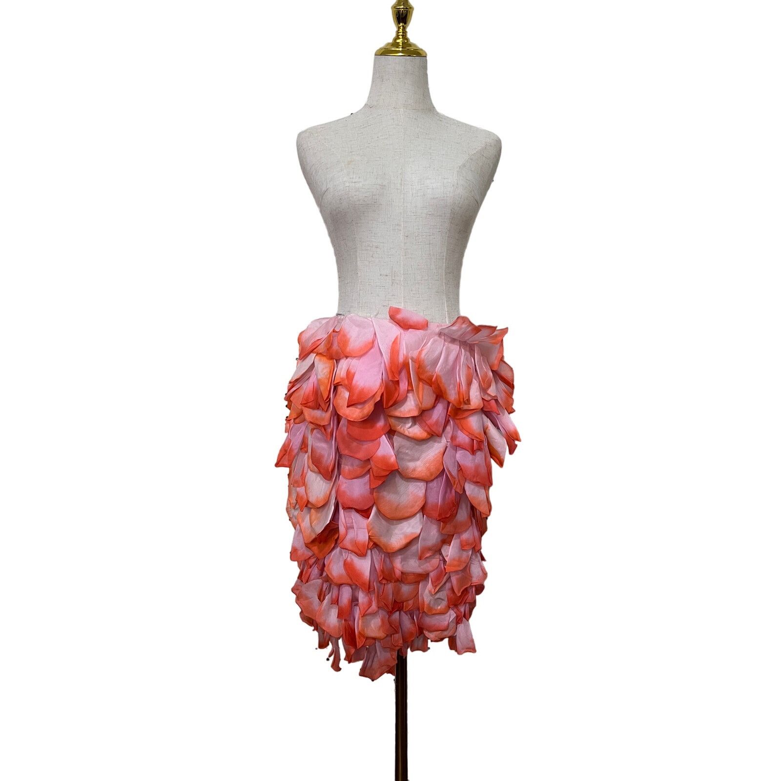 Rochas Masterpiece! Fall 2003 RTW ROCHAS 8K Petal Skirt - Look 35 Size 27" / US 4 / IT 40 - 4 Thumbnail