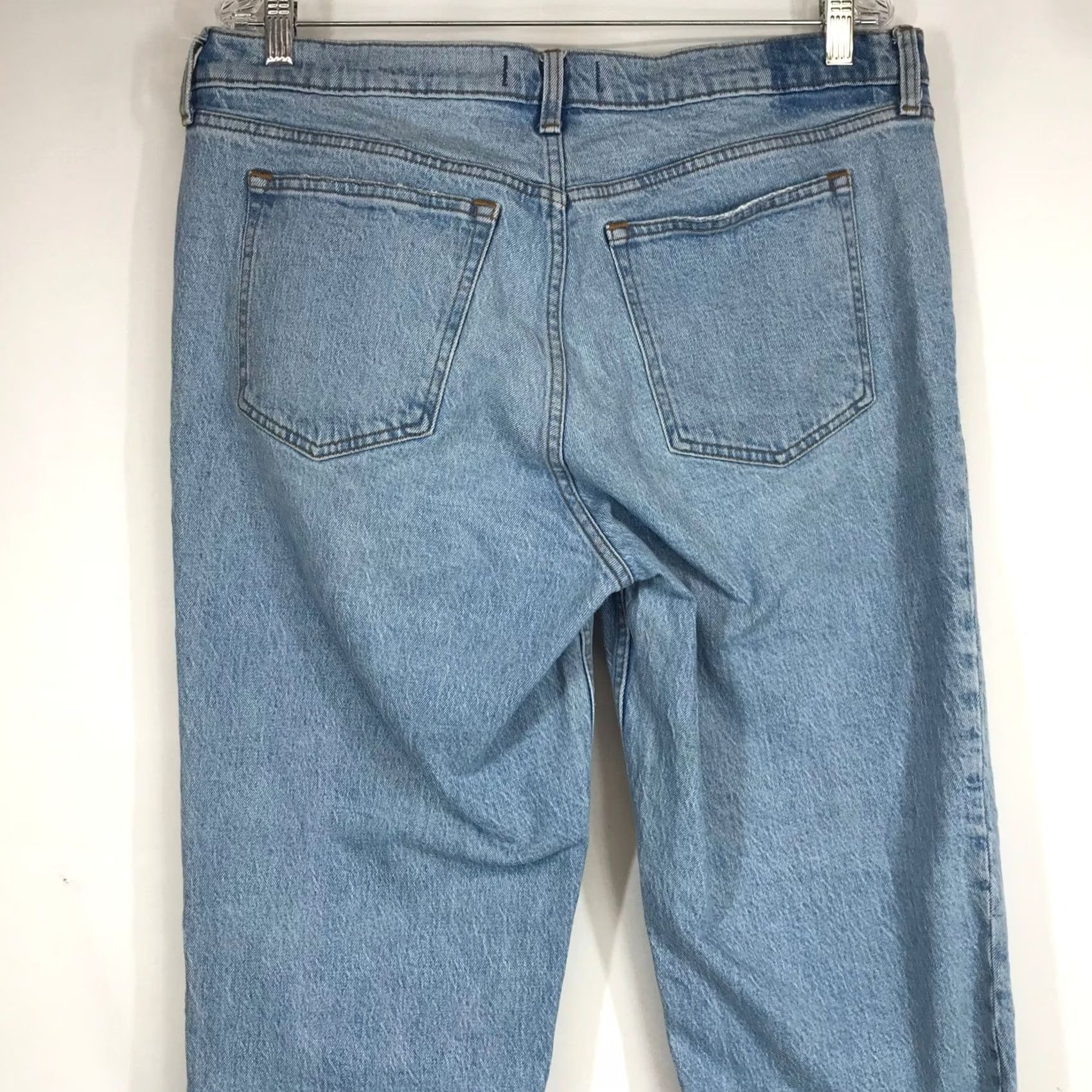 Abercrombie & Fitch Abercrombie & Fitch The Straight Mid Rise Light Wash Raw Hem Jeans Womens 32x34 Size 24" / US 00 / IT 34 - 7 Thumbnail