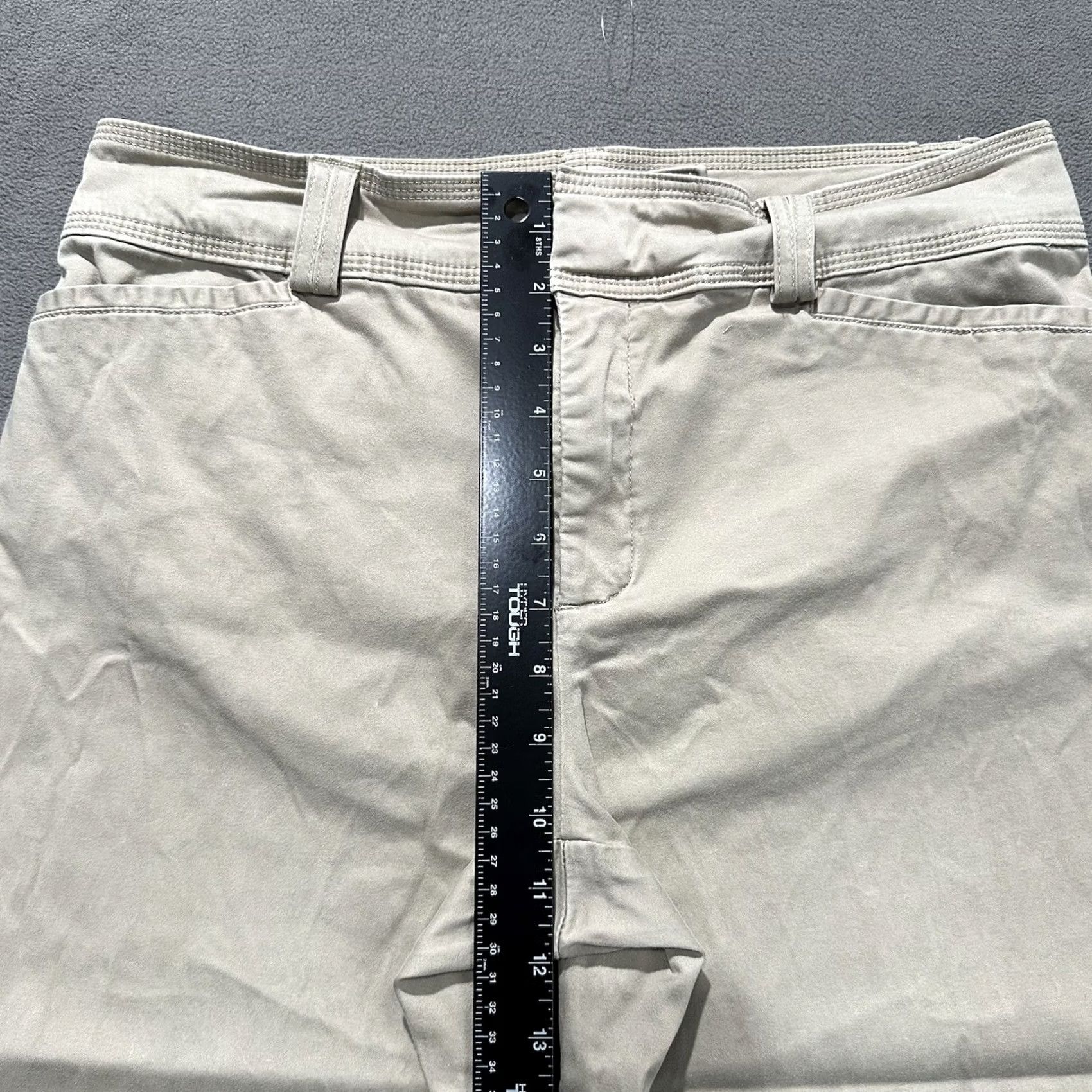 Lee Lee Pants Women 12 Petite Beige Chino Capri Natural Fit GUC Size 34" / US 12 / IT 48 - 6 Thumbnail