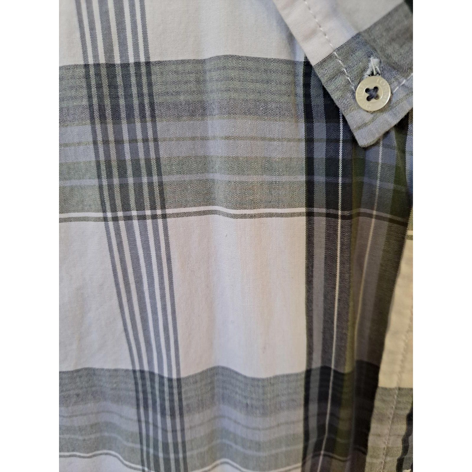 Tommy Hilfiger Tommy Hilfiger Classic Fit Plaid Button Down Shirt Size L Size US L / EU 52-54 / 3 - 2 Thumbnail