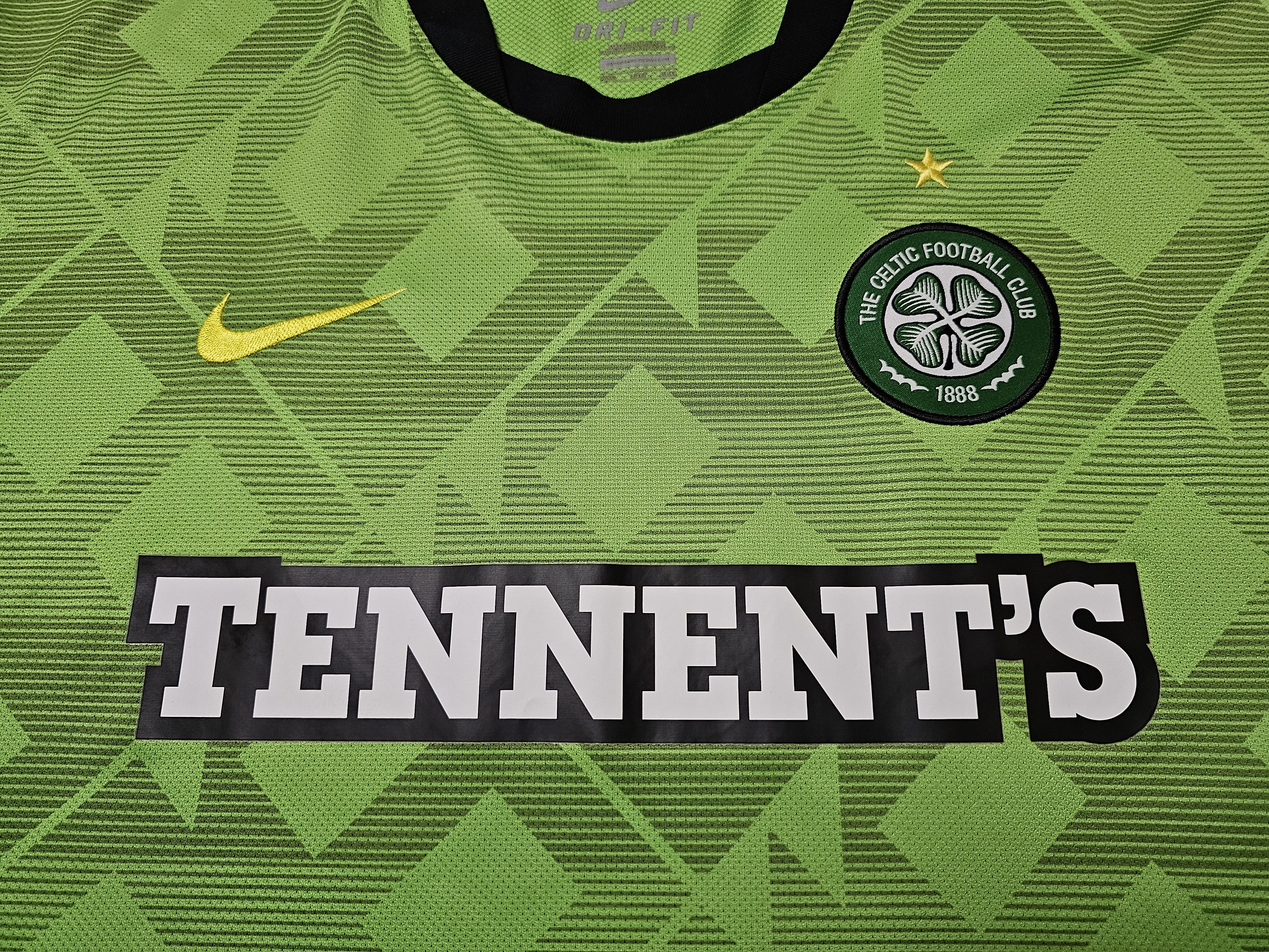 Nike CELTIC 2010 2011 AWAY FOOTBALL SHIRT SCOTLAND SOCCER JERSEY Size US XXL / EU 58 / 5 - 3 Thumbnail