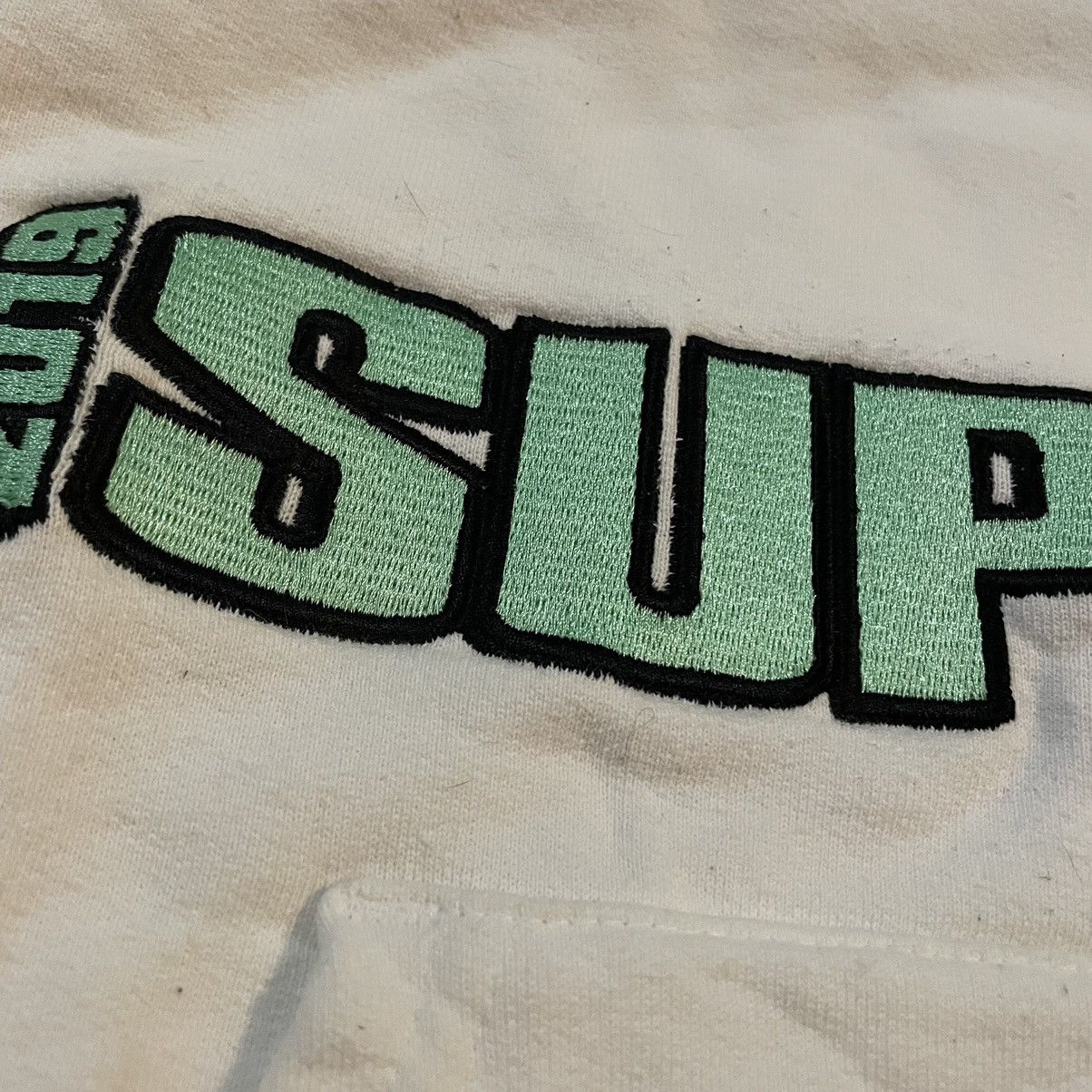 Supreme Supreme 2019 Embroidered Logo Hooded Sweatshirt Size L White Size US L / EU 52-54 / 3 - 6 Thumbnail
