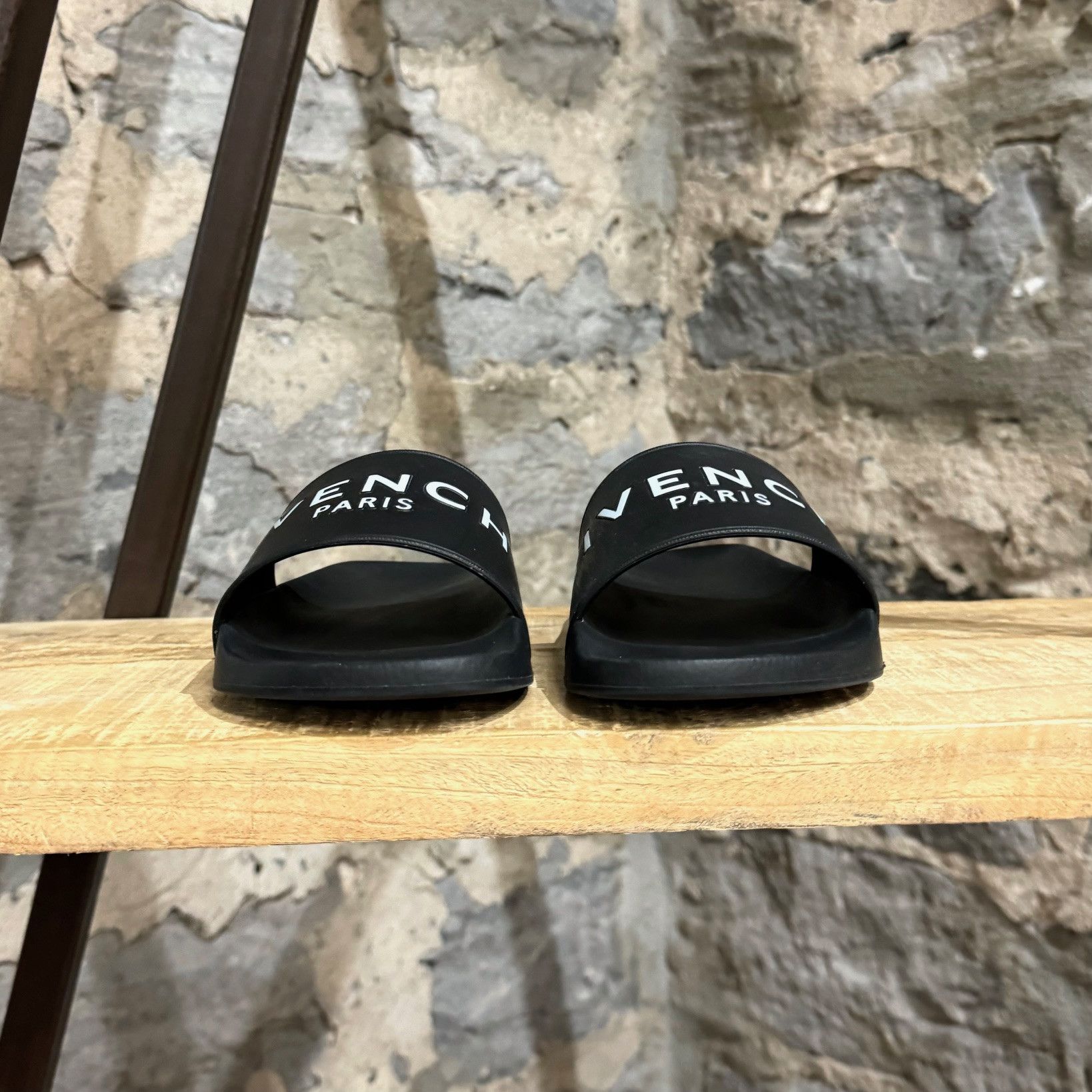 Givenchy Givenchy Black White Logo Rubber Slide Sandals Size US 5 / IT 35 - 3 Thumbnail