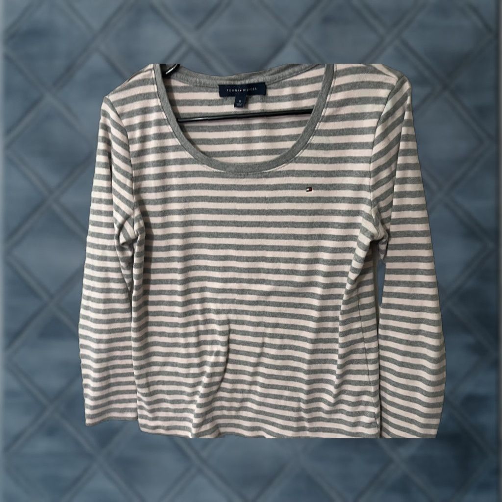 Tommy Hilfiger VINTAGE Tommy Hilfiger Striped Crew Neck Sweater Shirt M Womens Pink & Gray Adult Medium Womens Size M / US 6-8 / IT 42-44 - 1 Thumbnail