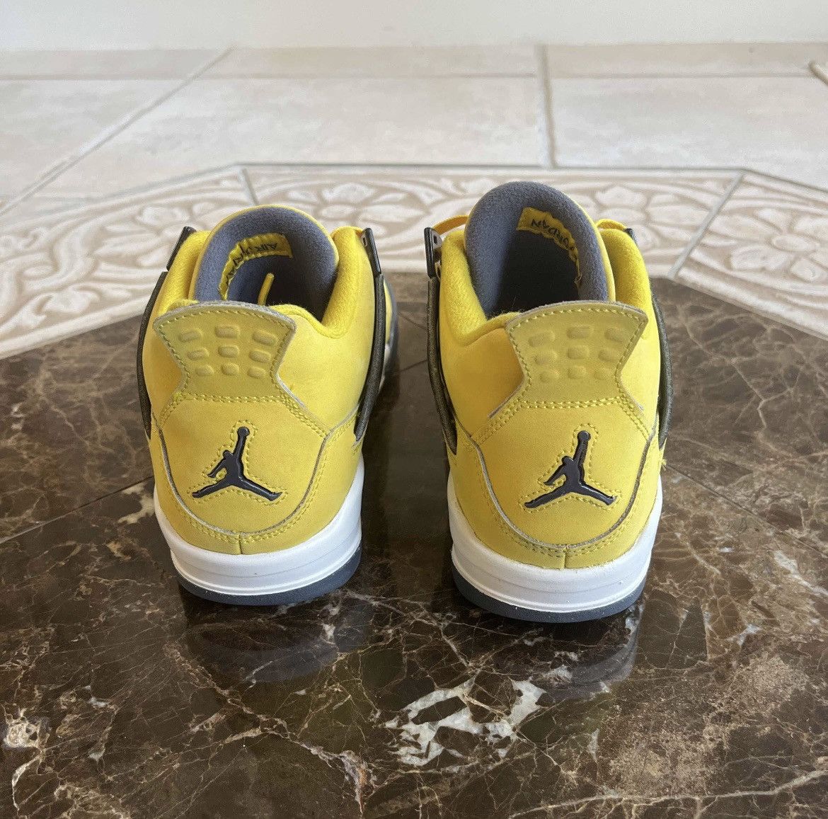 Jordan Brand Air Jordan 4 Retro GS “Lightning” 2021 size 5.5Y Size US 5.5 / EU 38 - 5 Thumbnail