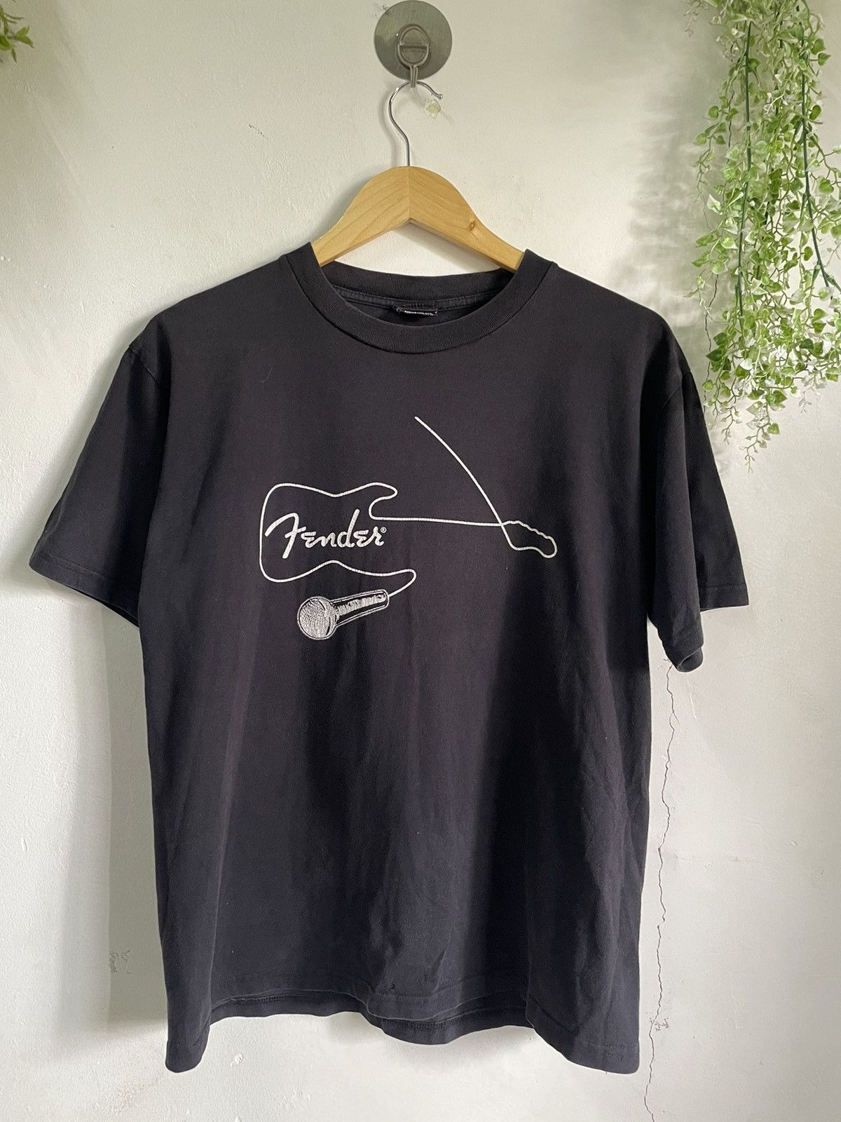 Band Tees × Fender × Vintage Vintage Fender Guitar Music Rare design Tshirt Size US M / EU 48-50 / 2 - 1 Thumbnail