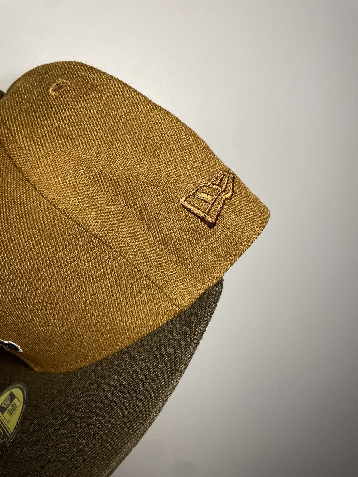 New Era Sz. 7 5/8 MLB Pittsburgh Pirates Fitted Bourbon & Suede Size ONE SIZE - 5 Thumbnail