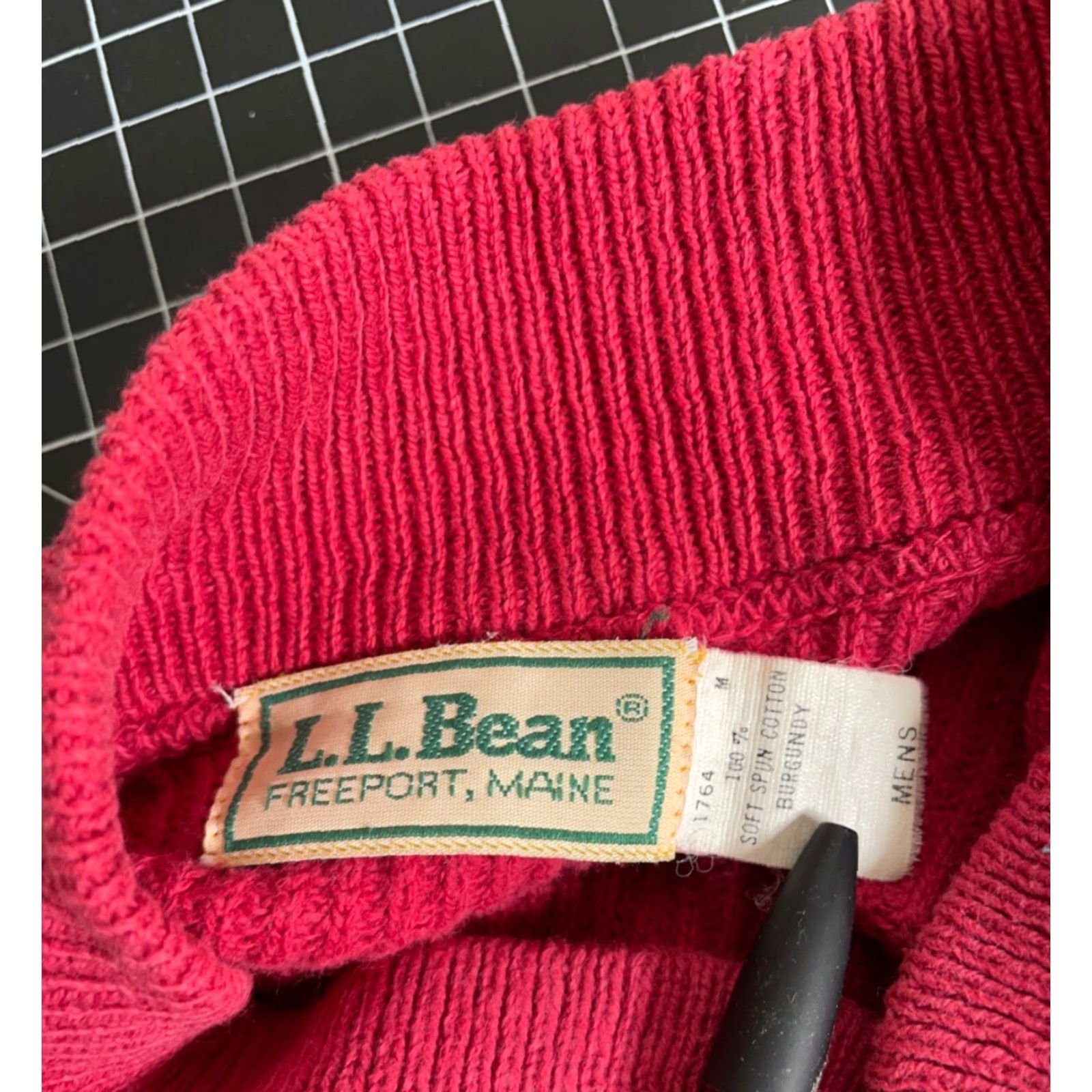 Vintage Vintage L.L. Bean Men's Cotton Henley Sweater Adult Medium Fall Winter Faded Red Burgundy 90s Classic Preppy Size US M / EU 48-50 / 2 - 3 Thumbnail