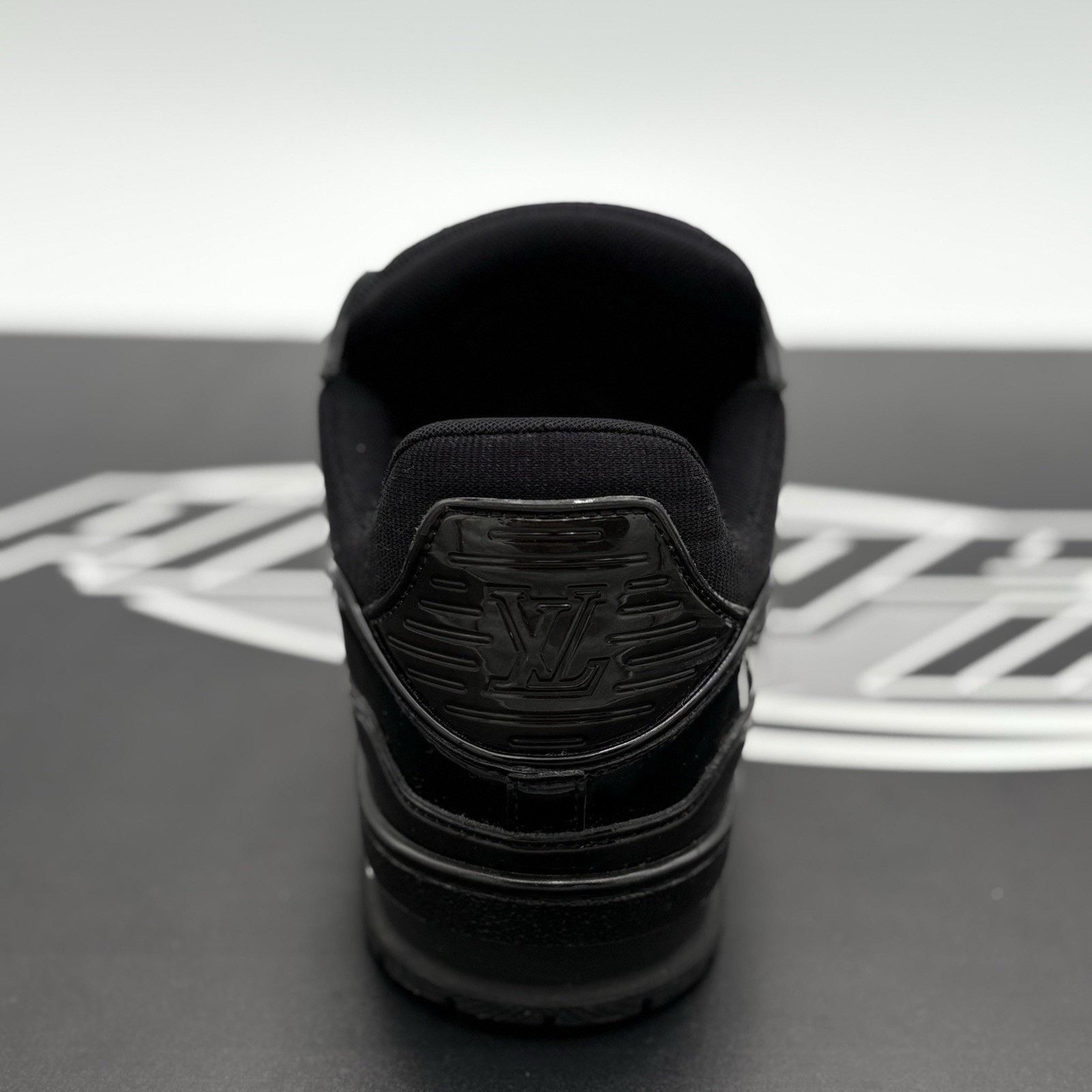 Louis Vuitton Louis Vuitton Trainer ' Patent Leather Black ' | GREAT COND Size US 7.5 / EU 40-41 - 9 Thumbnail