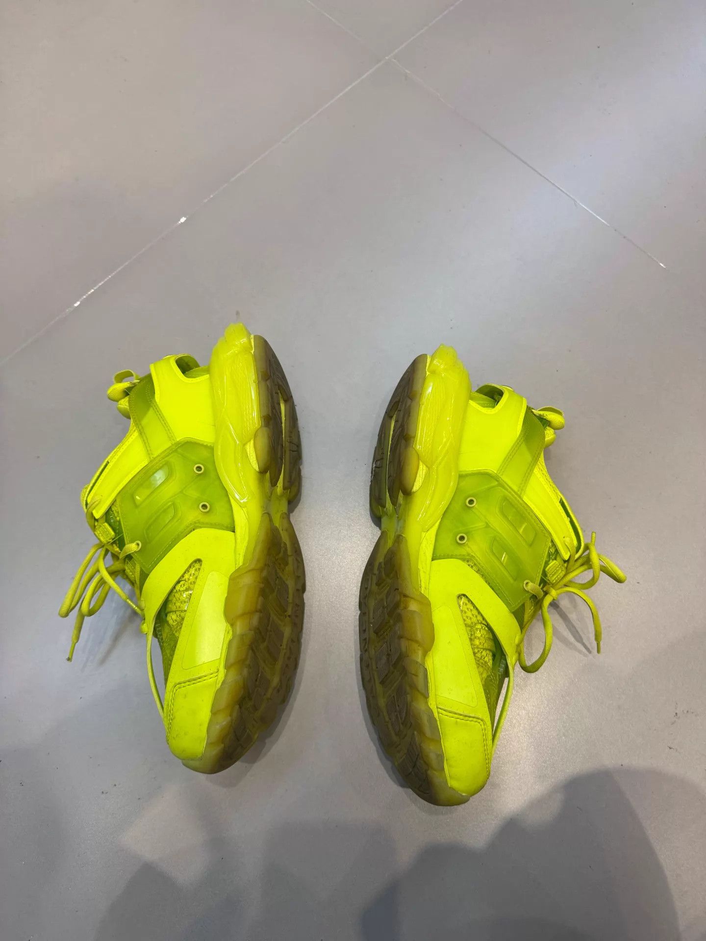 Balenciaga Balenciaga Track Fluorescent Green Dad Shoe 42 Size US 9 / EU 42 - 3 Thumbnail