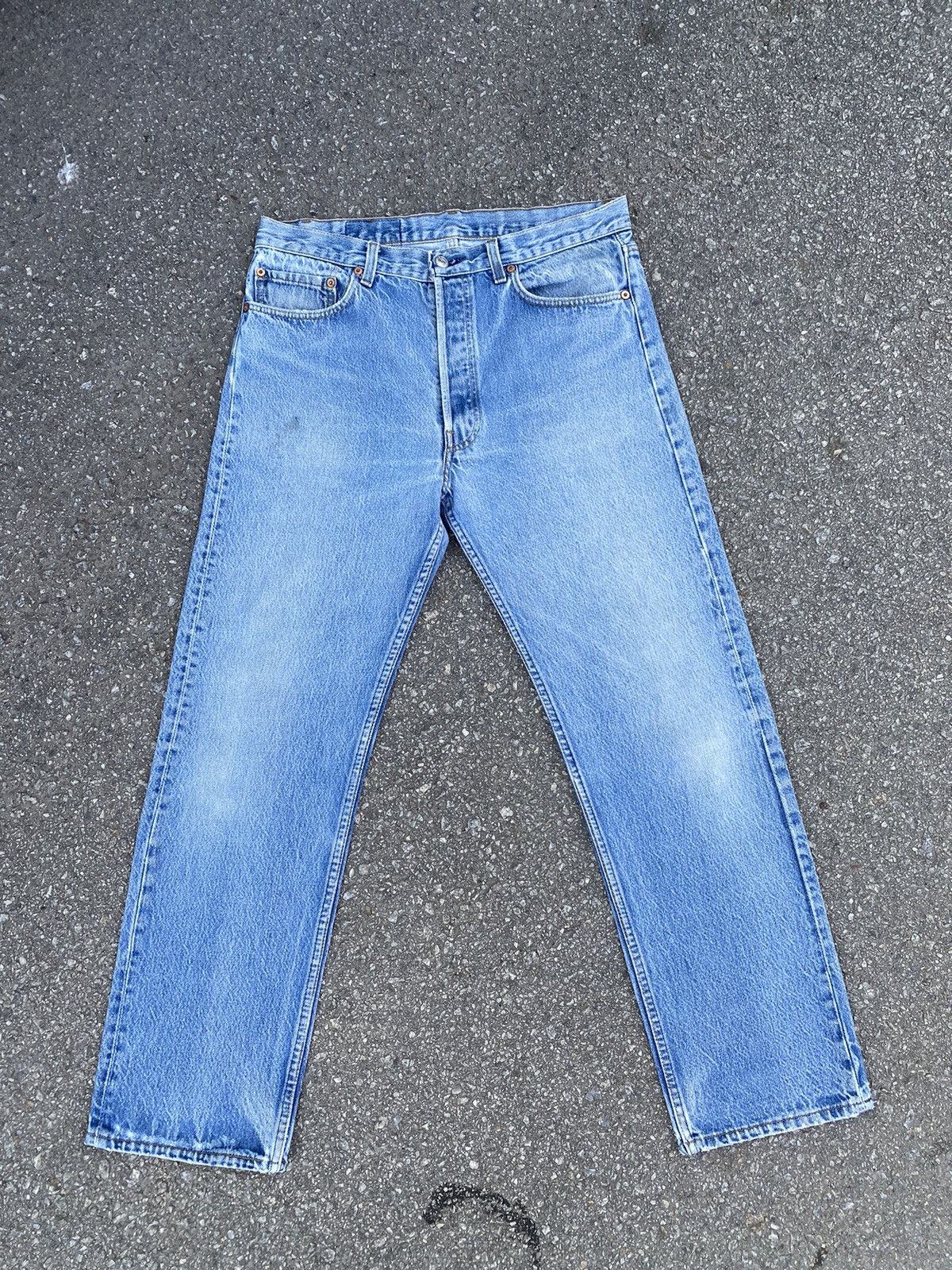 image of Levis x Levis Vintage Clothing Size 35X29 Vintage Levi's 501 90's Made In Usa Faded in Blue, Men's