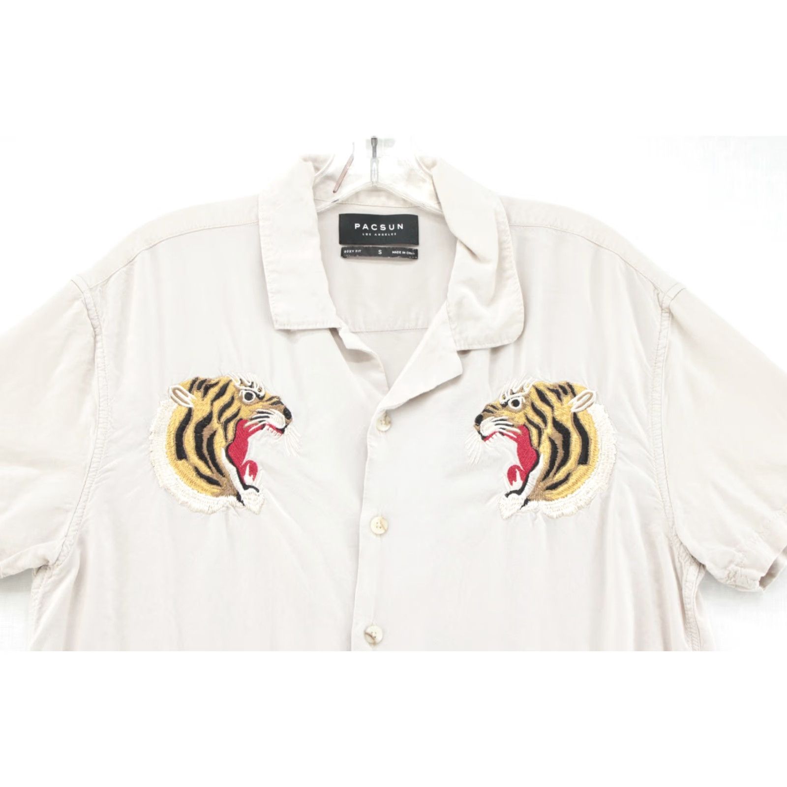 Pacsun VINTAGE PACSUN Shirt Men’s Small Beige Embroidered Tigers Cats Short Sleeve Button Down Size US S / EU 44-46 / 1 - 2 Thumbnail