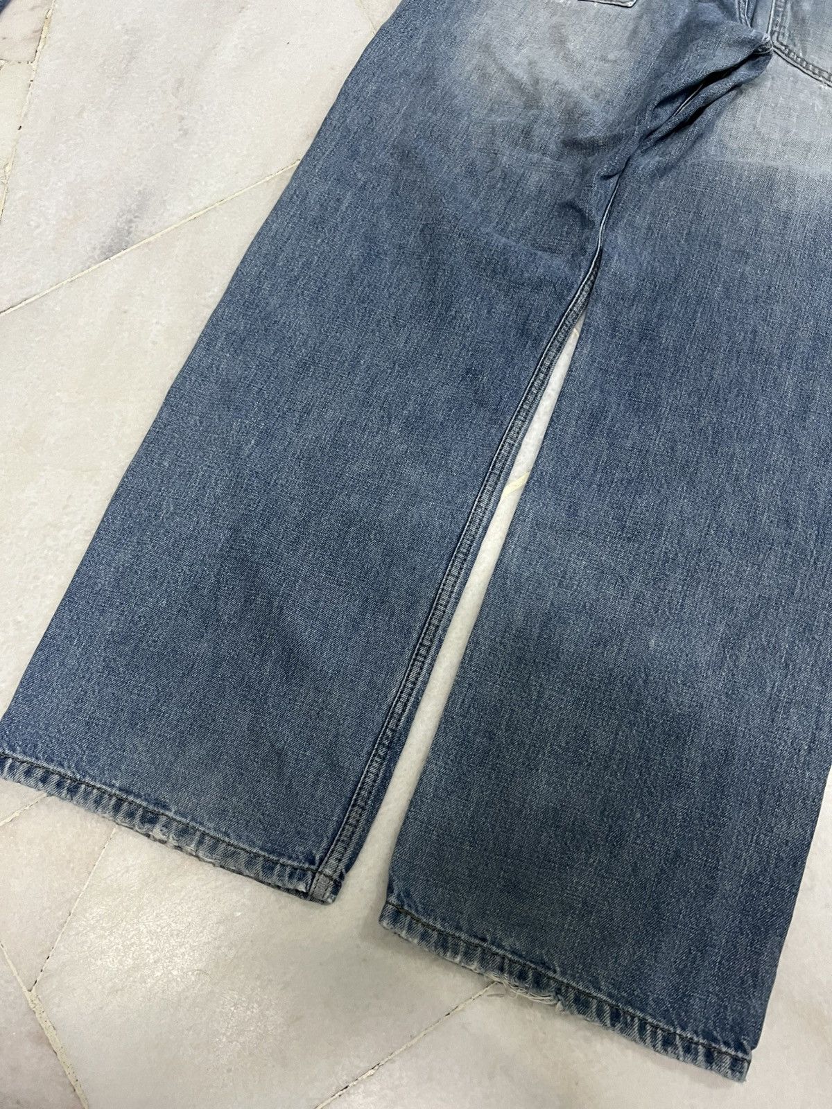 Levi's × Levi's Vintage Clothing Vintage Levis 569 Loose Straight Light Wash Jean Size US 34 / EU 50 - 11 Thumbnail
