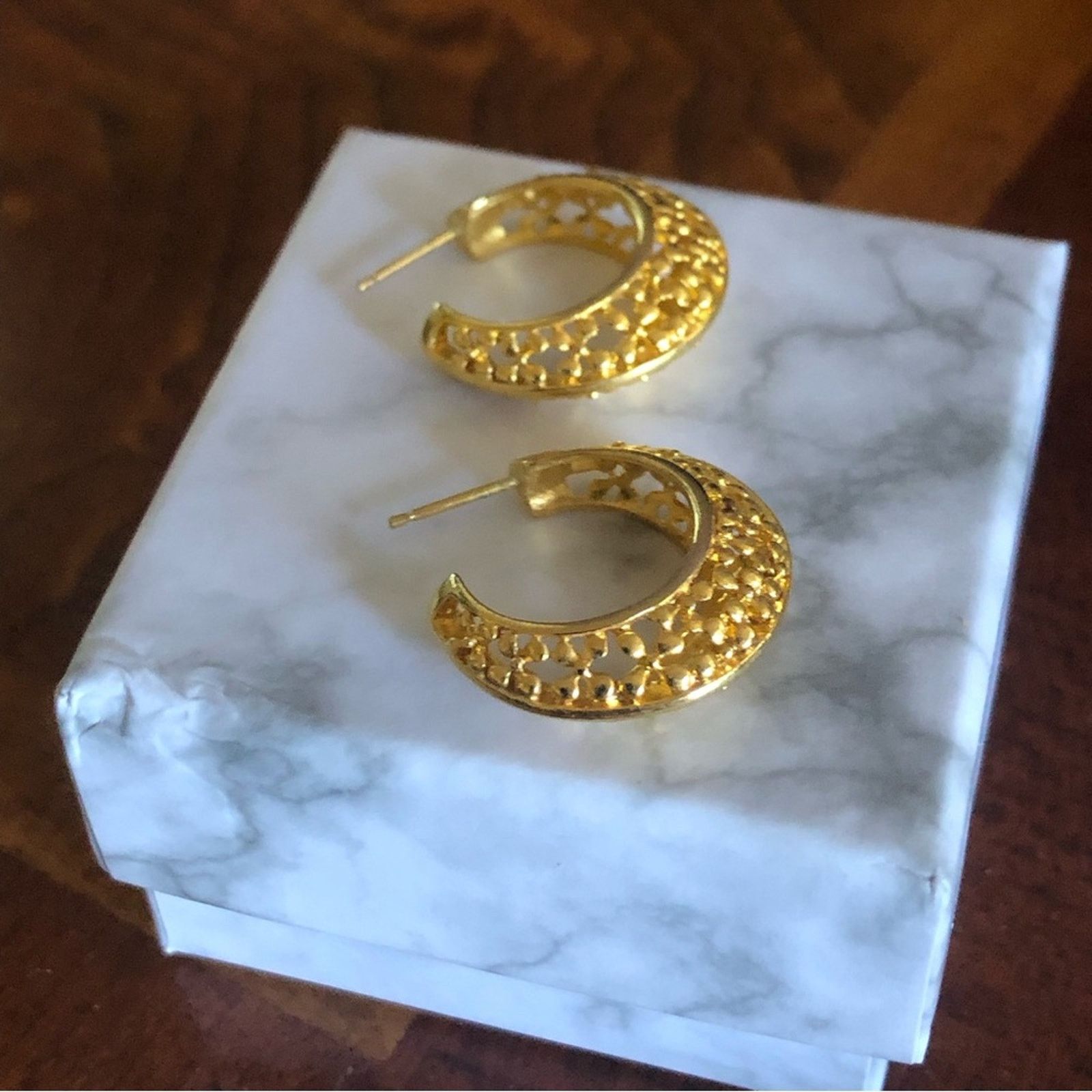 Vintage Vintage 80s shiny gold plated open filigree hoop earring Size ONE SIZE - 2 Thumbnail