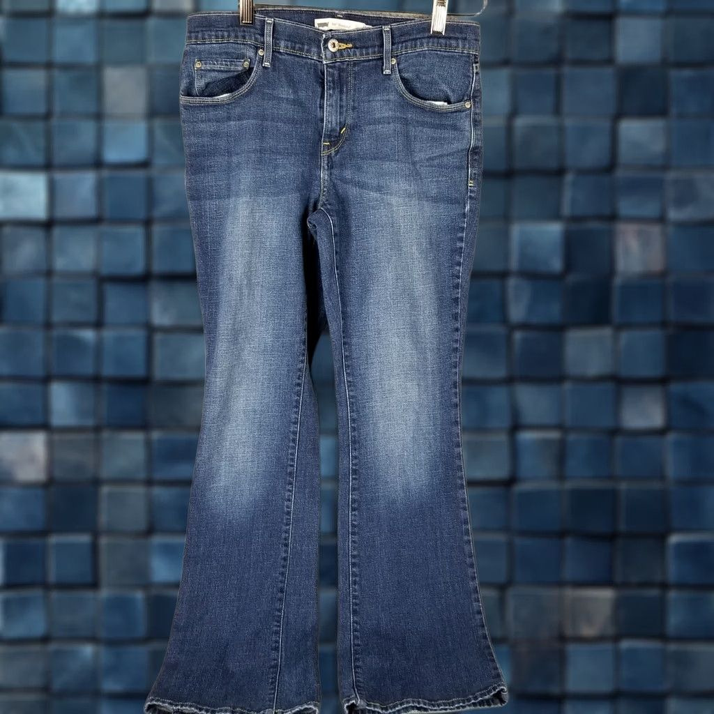 Levi's Levi's 515 Bootcut Jeans Womens 8 Dark Denim Western Light Wash Ranch Whiskers Jeans Regular 5-Pocket Blue Vintage Mens? Size 30" / US 8 / IT 44 - 1 Thumbnail