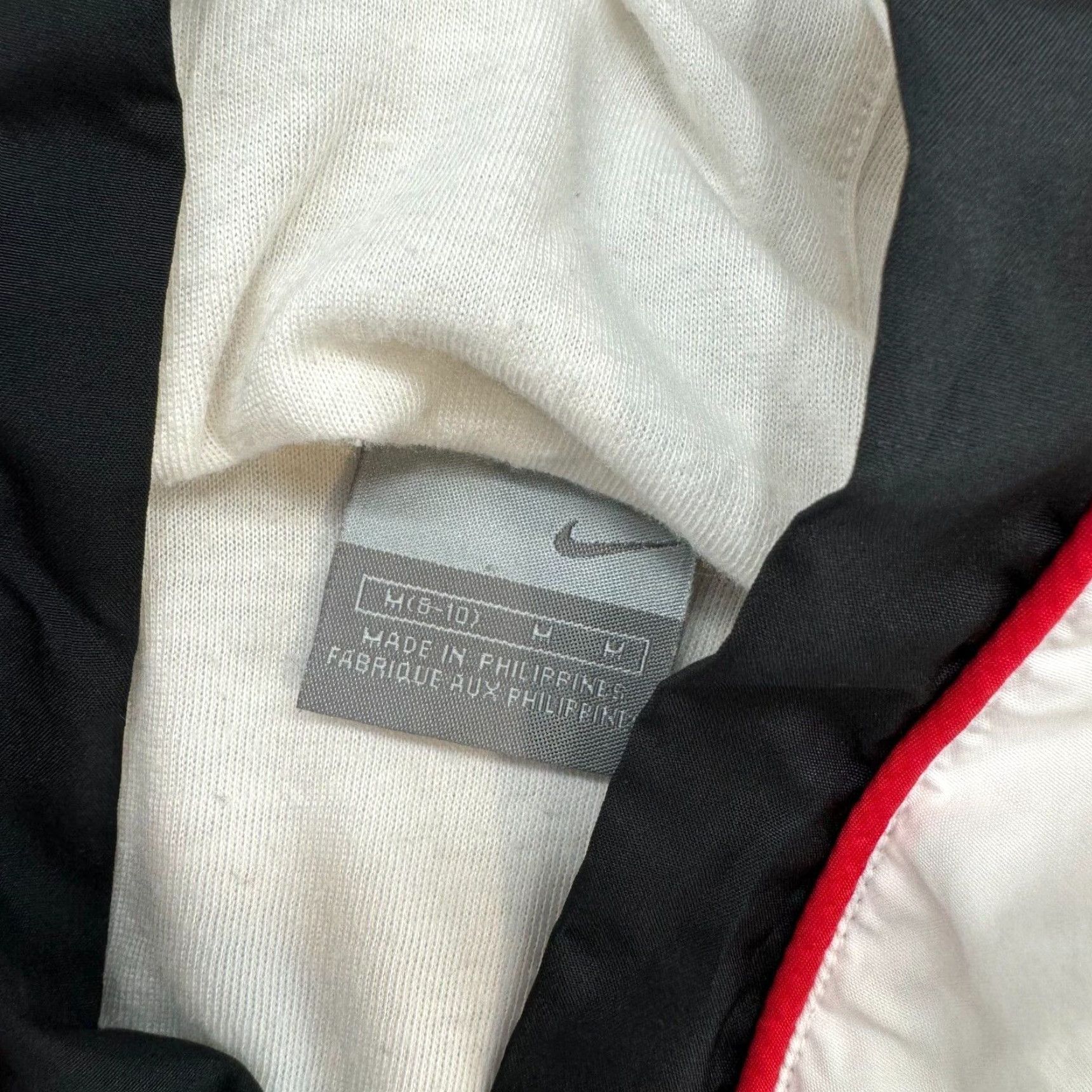 Nike VINTAGE Nike Windbreaker Jacket Full Zip Windbreaker Women’s M 8-10 Red 90s Classic Outdoor Womens Size M / US 6-8 / IT 42-44 - 3 Thumbnail