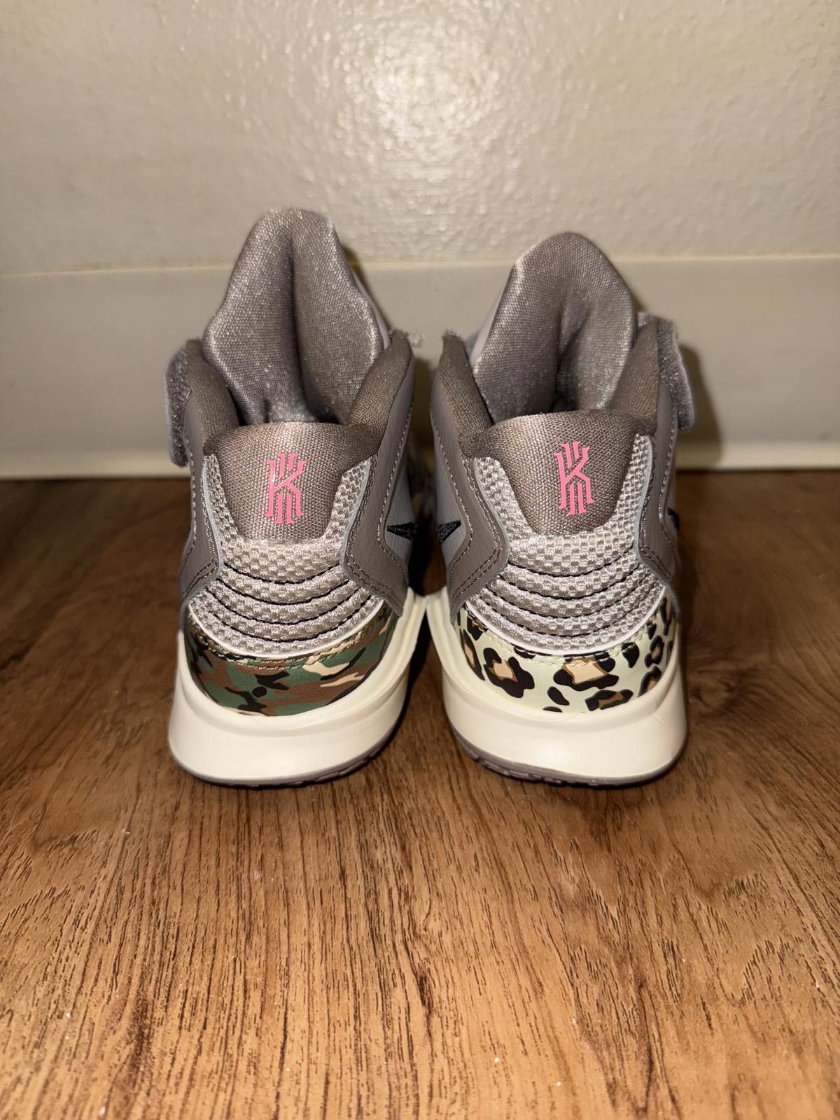 Nike Nike Kyrie Infinity Leopard Camo (PS) Size US 5 / EU 37 - 2 Thumbnail