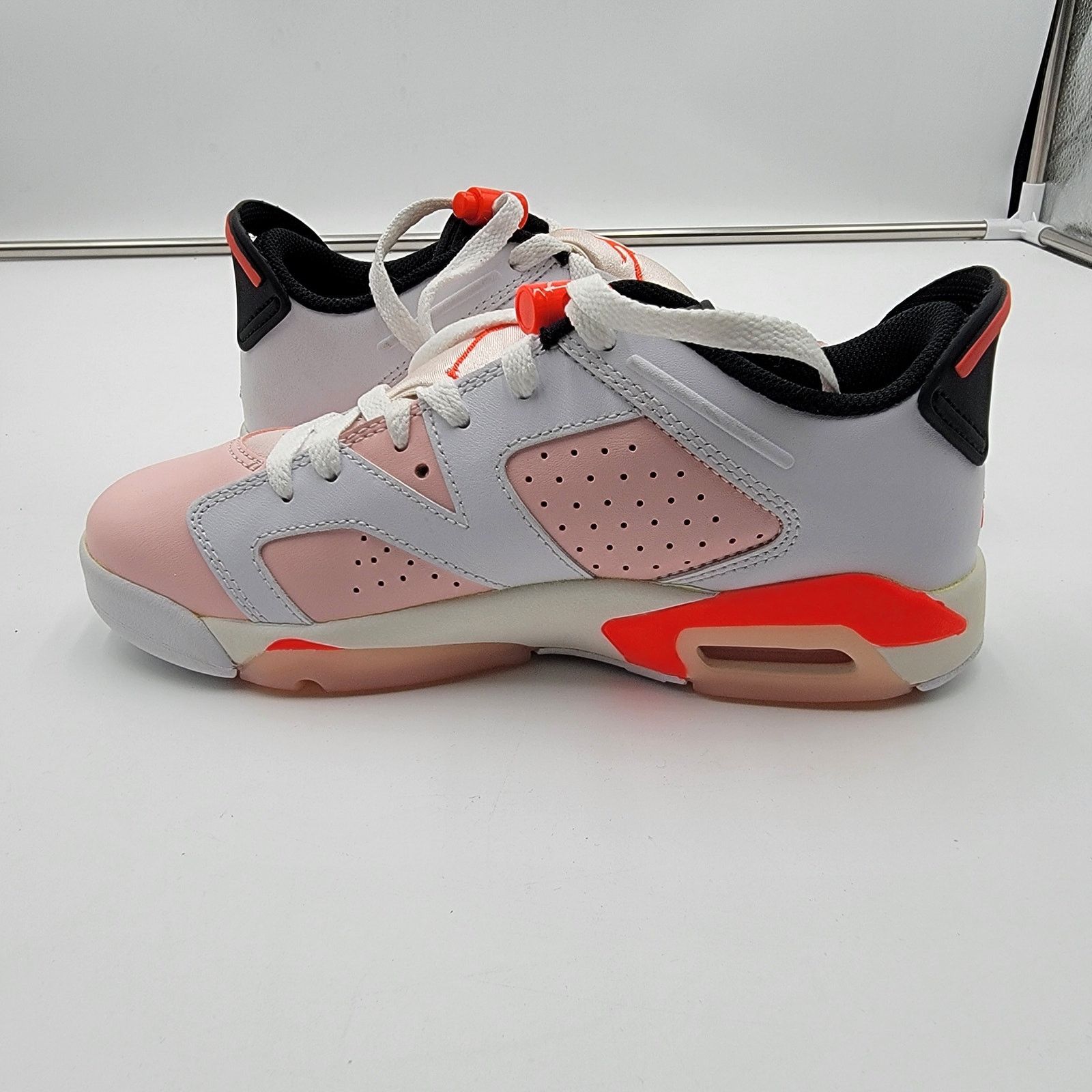 Jordan Brand Air Jordan 6 Retro Low GS 'Atmosphere' Sz 5Y 768878-102 Size US 6.5 / IT 36.5 - 2 Thumbnail