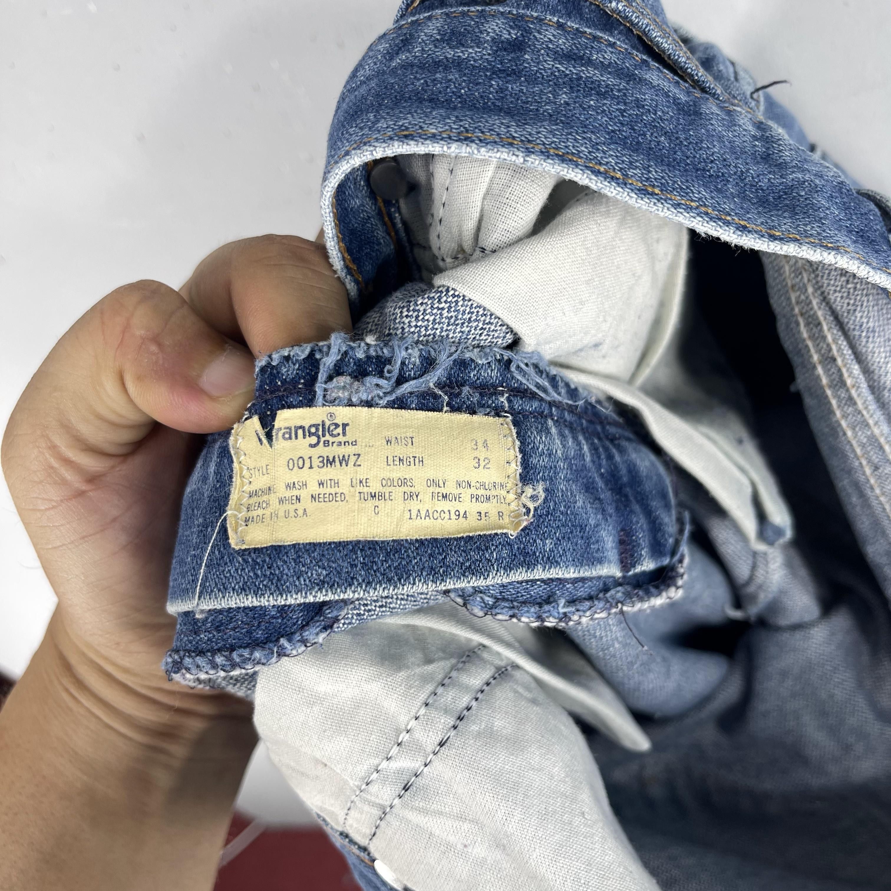 Vintage × Wrangler W32 L31 Vintage Wrangler Dirty High Rise Mid Wash Jeans Size US 32 / EU 48 - 6 Thumbnail
