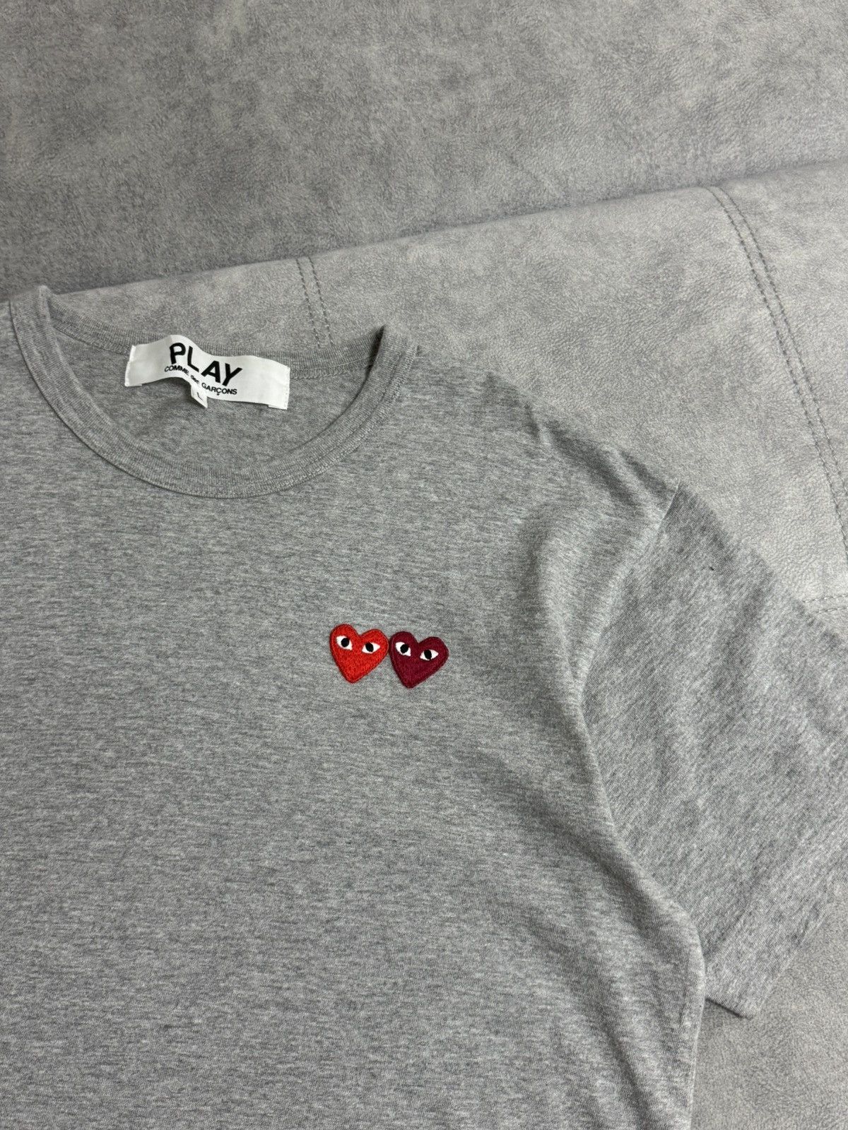 Comme des Garcons RARE Comme Des Garçons PLAY Double Heart Gray T-Shirt Size L Size US L / EU 52-54 / 3 - 5 Thumbnail